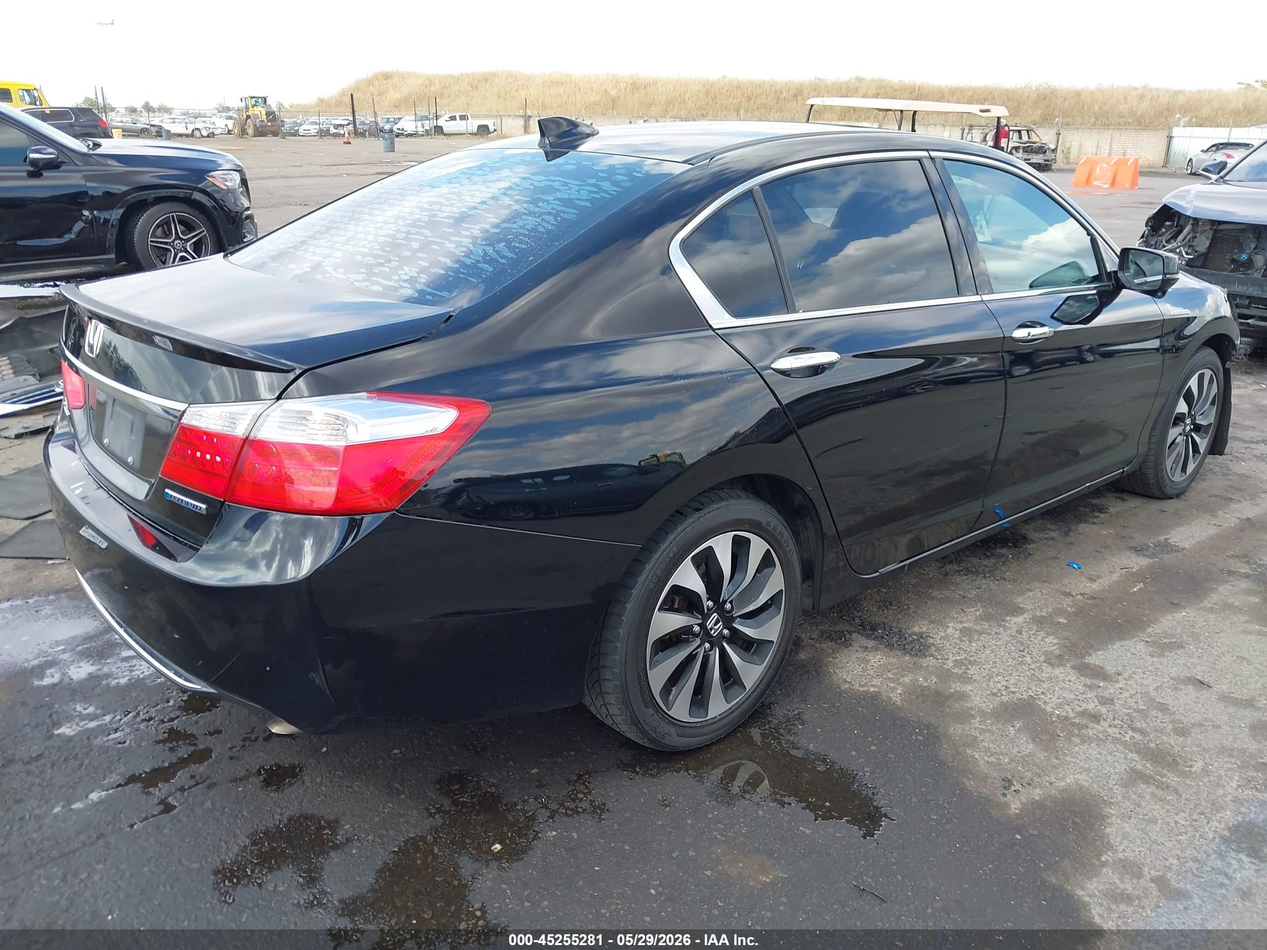 2015 Honda Accord Hybrid   Black vin: 1HGCR6F32FA006376