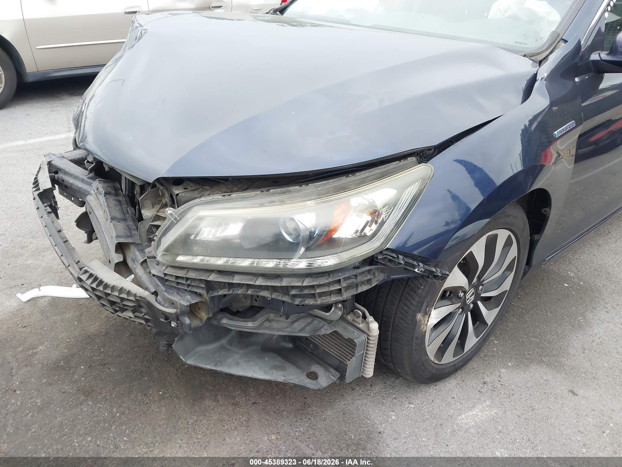 2015 Honda Accord Hybrid   Blue vin: 1HGCR6F32FA010749