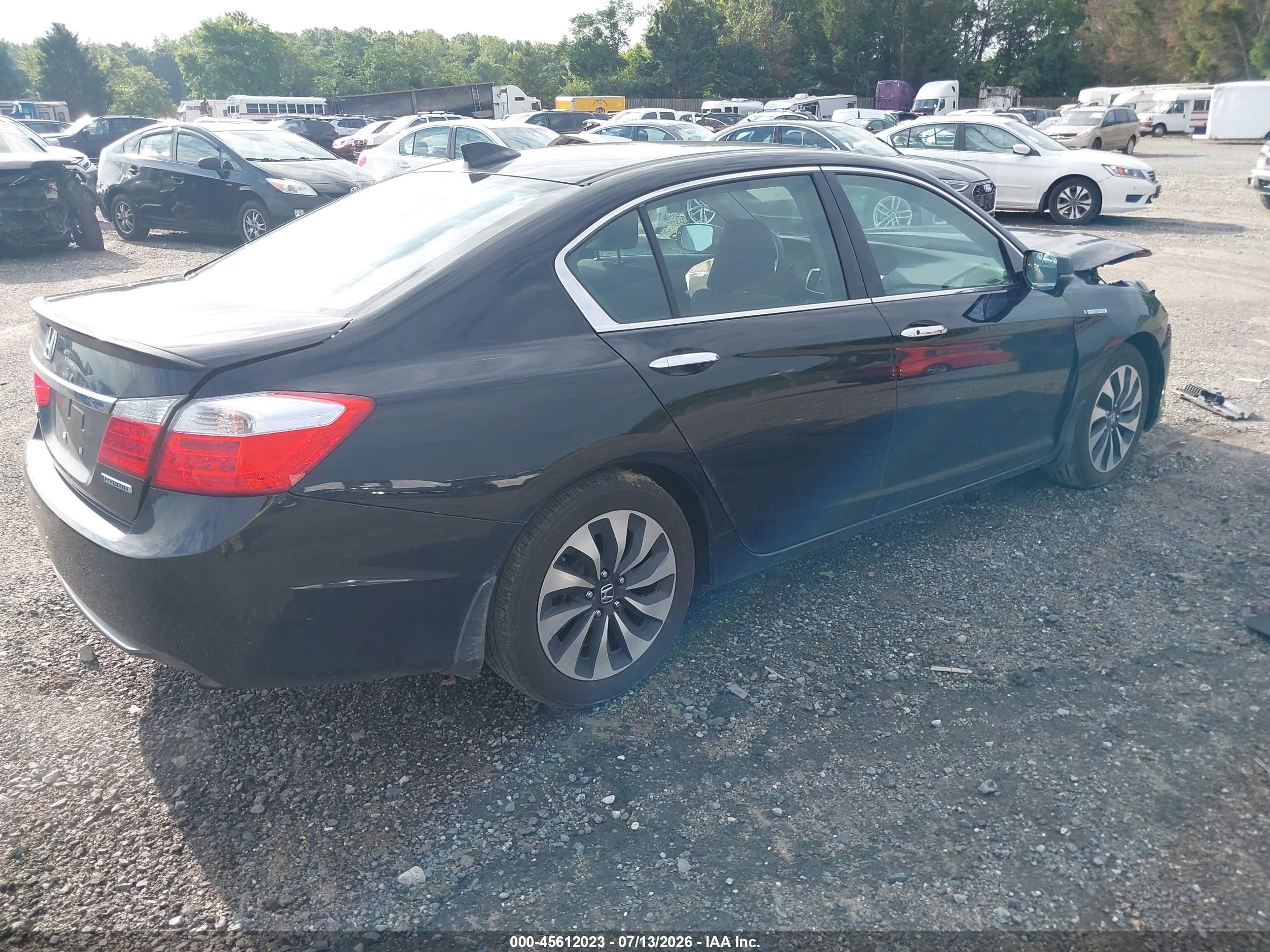 2015 Honda Accord Hybrid   vin: 1HGCR6F33FA005706