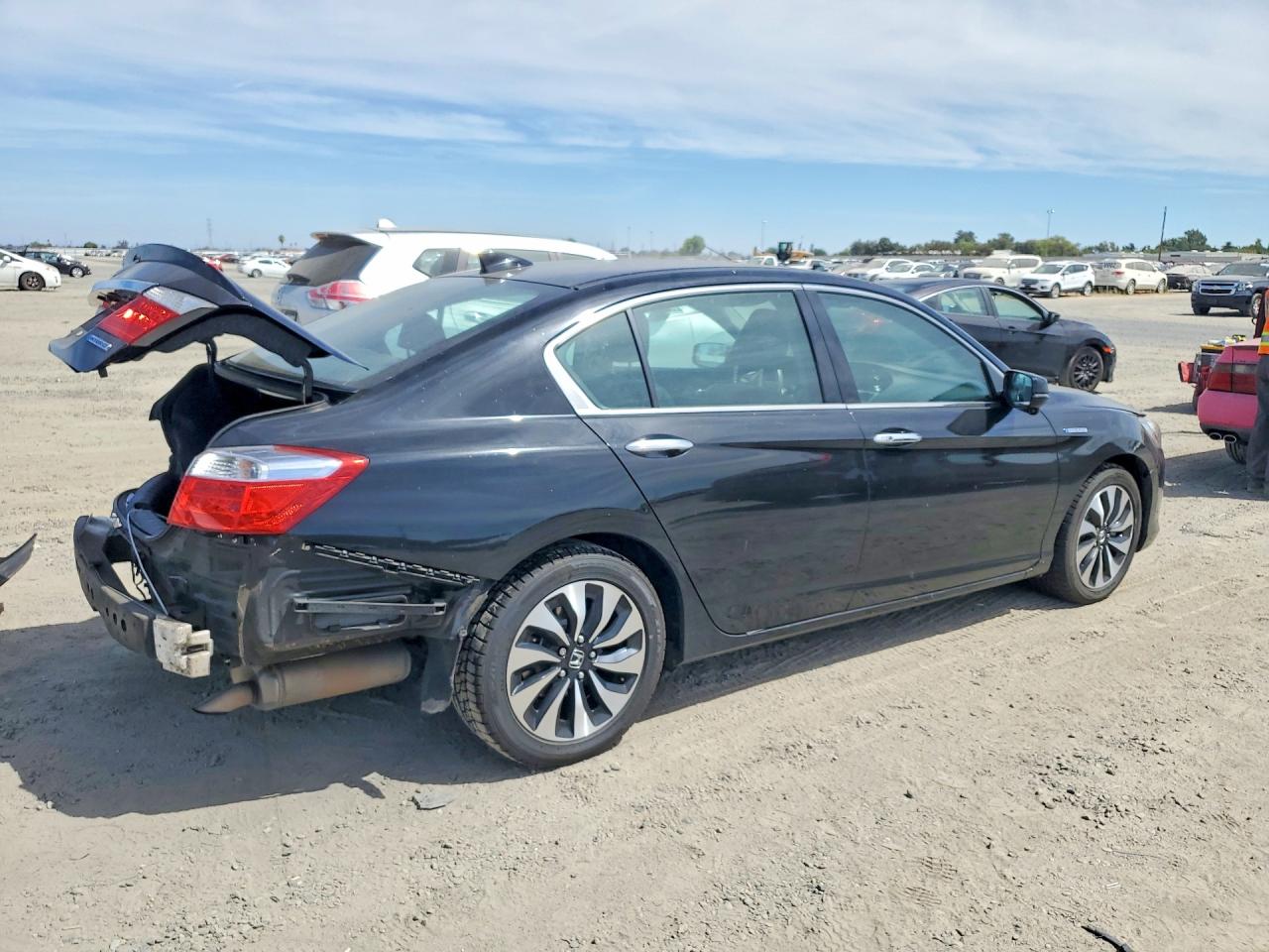 2015 Honda Accord Hybrid Exl Черный vin: 1HGCR6F58FA000390