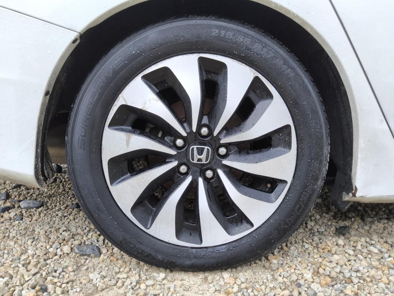 2015 Honda Accord Hybrid Exl White vin: 1HGCR6F5XFA009172 Damage: Right Rear Wheel, Curb Rash, 4 To 5 Inches