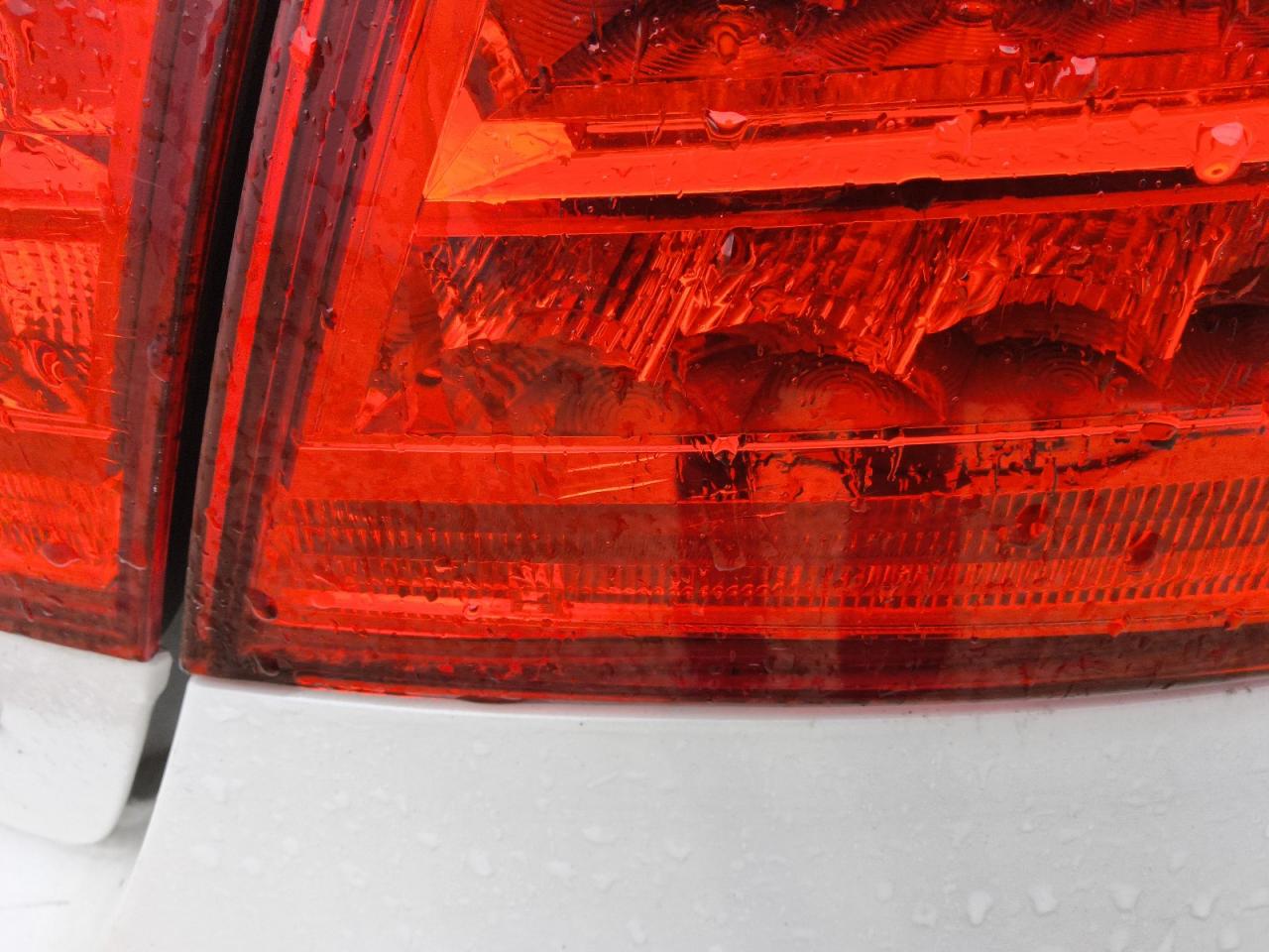 2015 Honda Accord Hybrid Exl White vin: 1HGCR6F5XFA009172 Damage: Right Tail Light, Cracked, Replacement Required