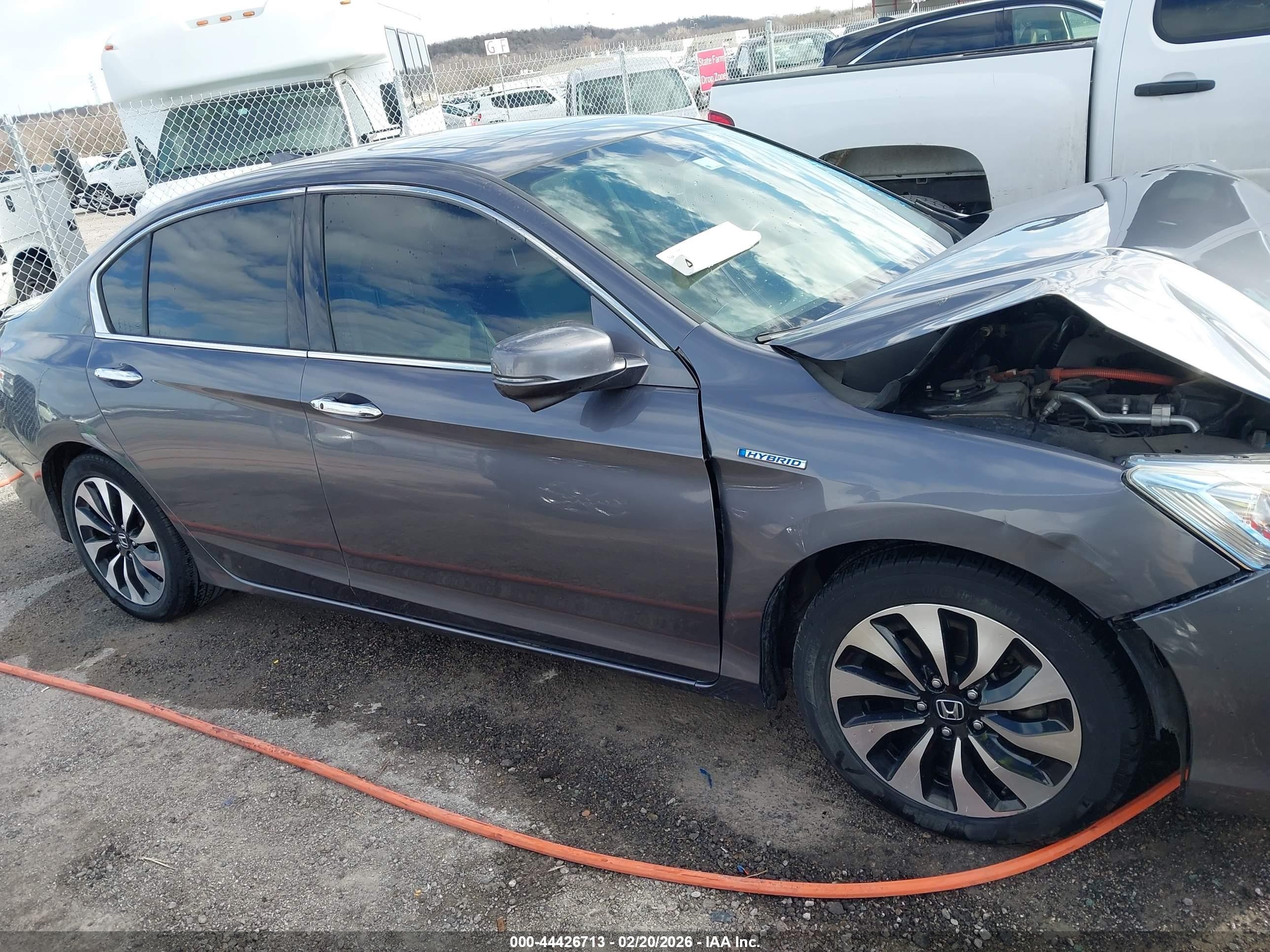 2015 Honda Accord Hybrid Touring Gray vin: 1HGCR6F71FA007750