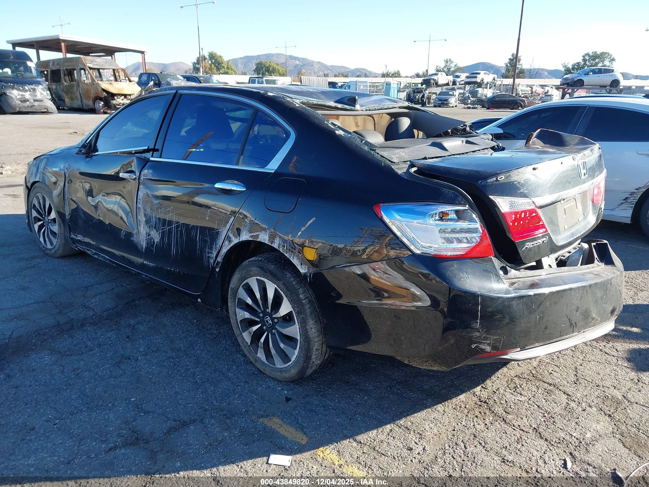 2014 Honda Accord Hybrid Touring Черный vin: 1HGCR6F73EA009983