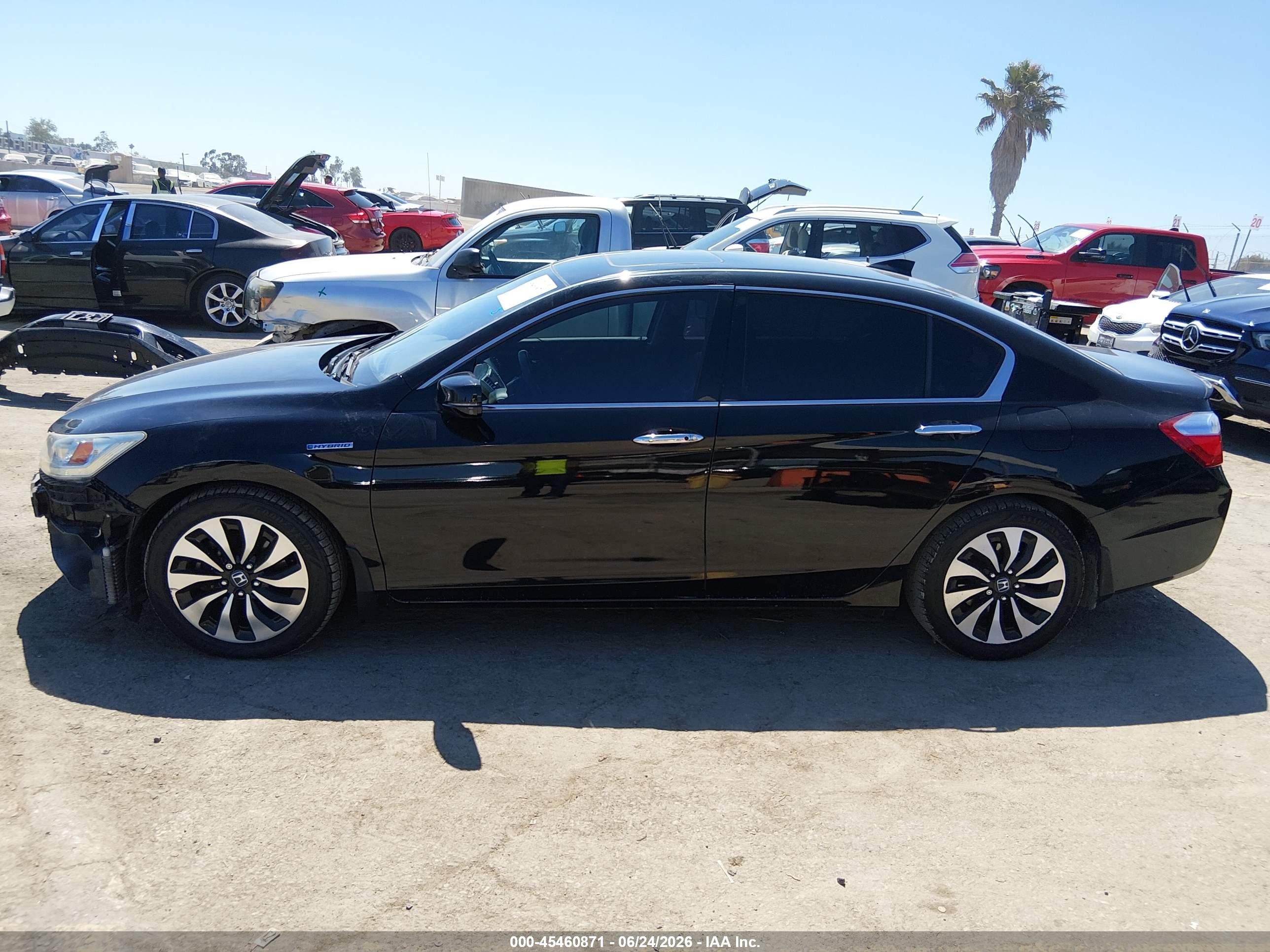 2015 Honda Accord Hybrid Touring Black vin: 1HGCR6F76FA009395