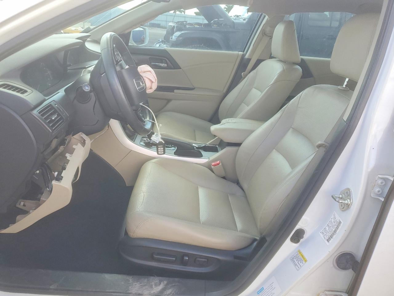 2015 Honda Accord Touring Hybrid White vin: 1HGCR6F79FA013974