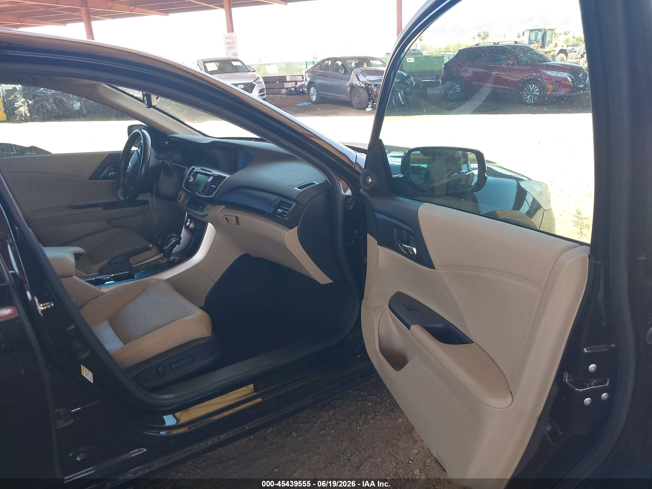 2015 Honda Accord Hybrid Touring Black vin: 1HGCR6F7XFA006337