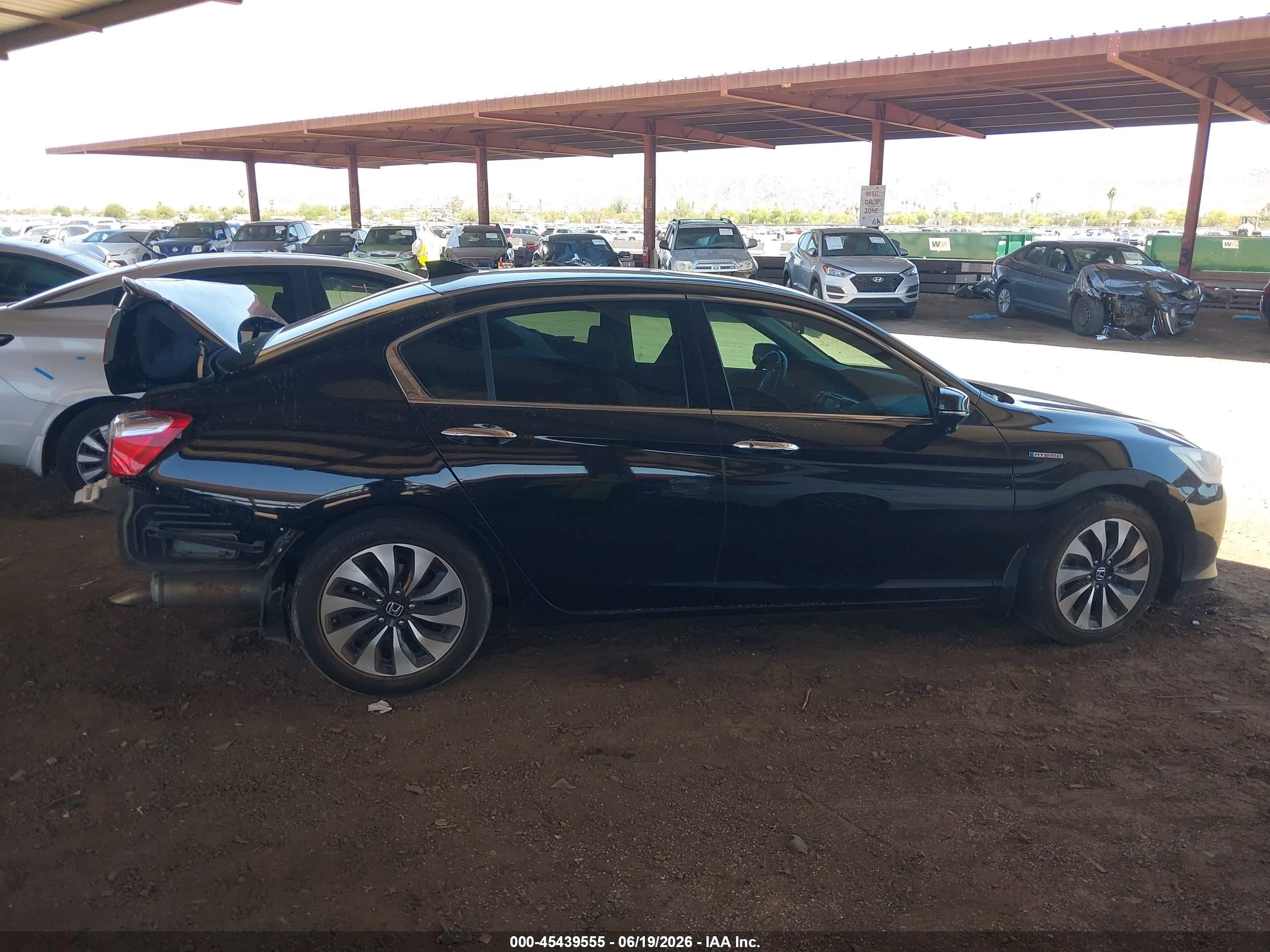 2015 Honda Accord Hybrid Touring Black vin: 1HGCR6F7XFA006337
