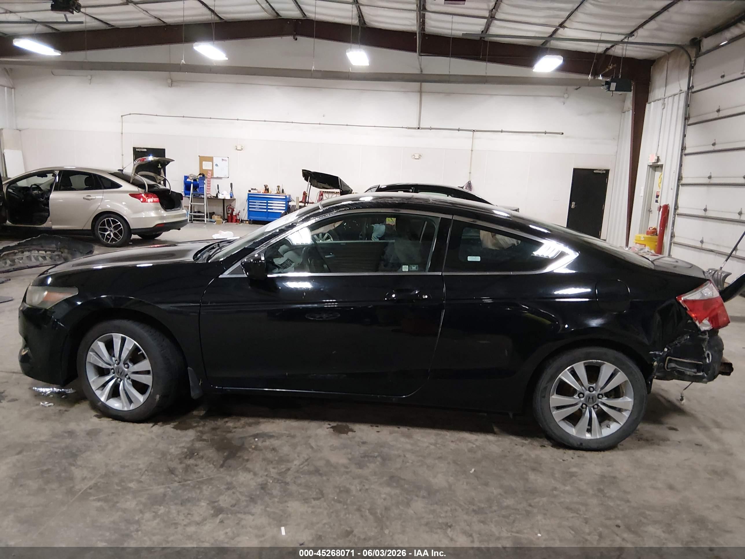 2009 Honda Accord 2.4 Lx-s Black vin: 1HGCS12349A026324