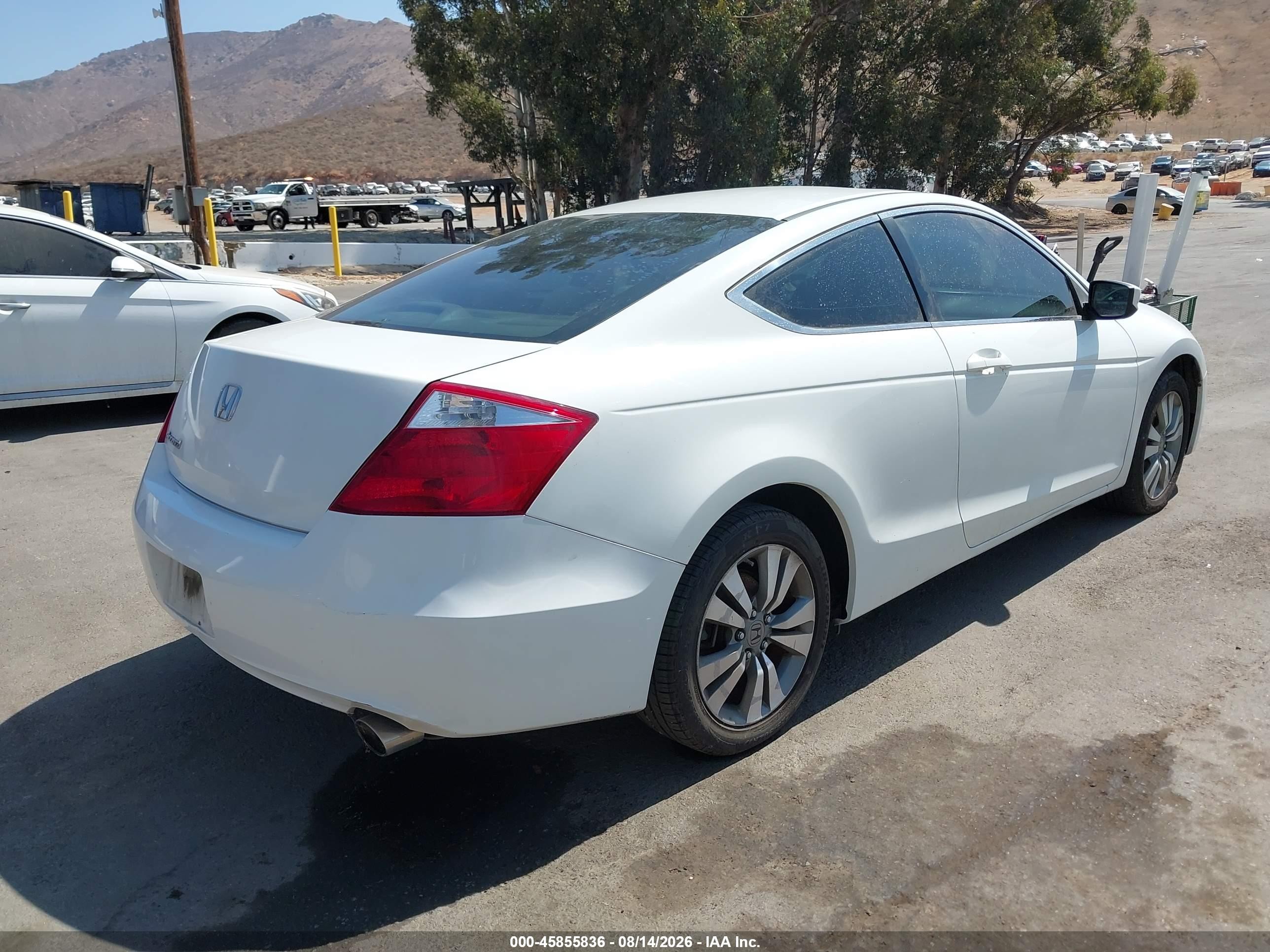2008 Honda Accord 2.4 Ex White vin: 1HGCS12708A015368