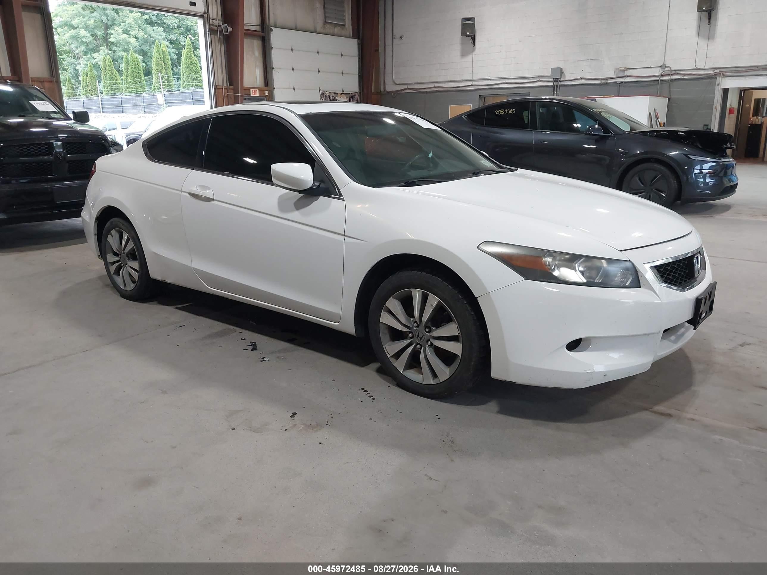 2009 Honda Accord 2.4 Ex White vin: 1HGCS12709A016389