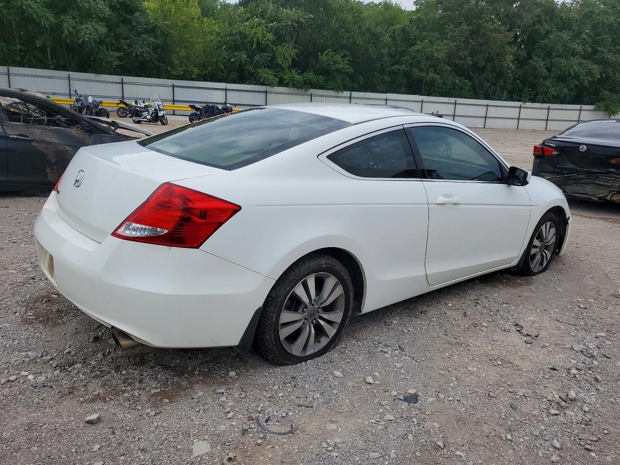 2011 Honda Accord Lx-s White vin: 1HGCS1B30BA009378