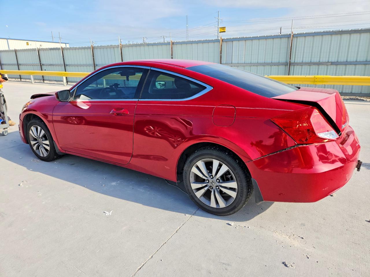 2011 Honda Accord Lx-s Red vin: 1HGCS1B32BA012038