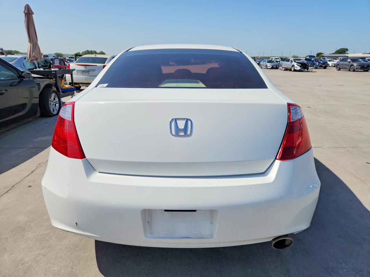 2010 Honda Accord Lx White vin: 1HGCS1B33AA021572