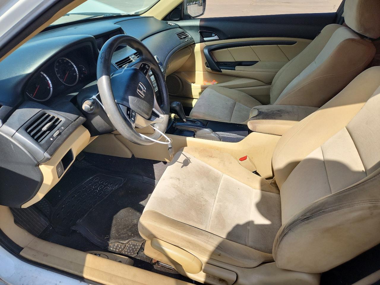 2010 Honda Accord Lx White vin: 1HGCS1B33AA021572