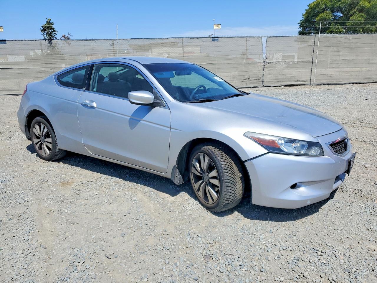 2010 Honda Accord Lx Silver vin: 1HGCS1B36AA006371
