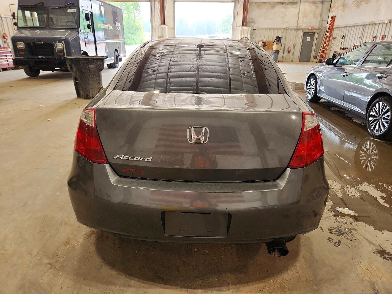 2010 Honda Accord Lx Gray vin: 1HGCS1B36AA012025