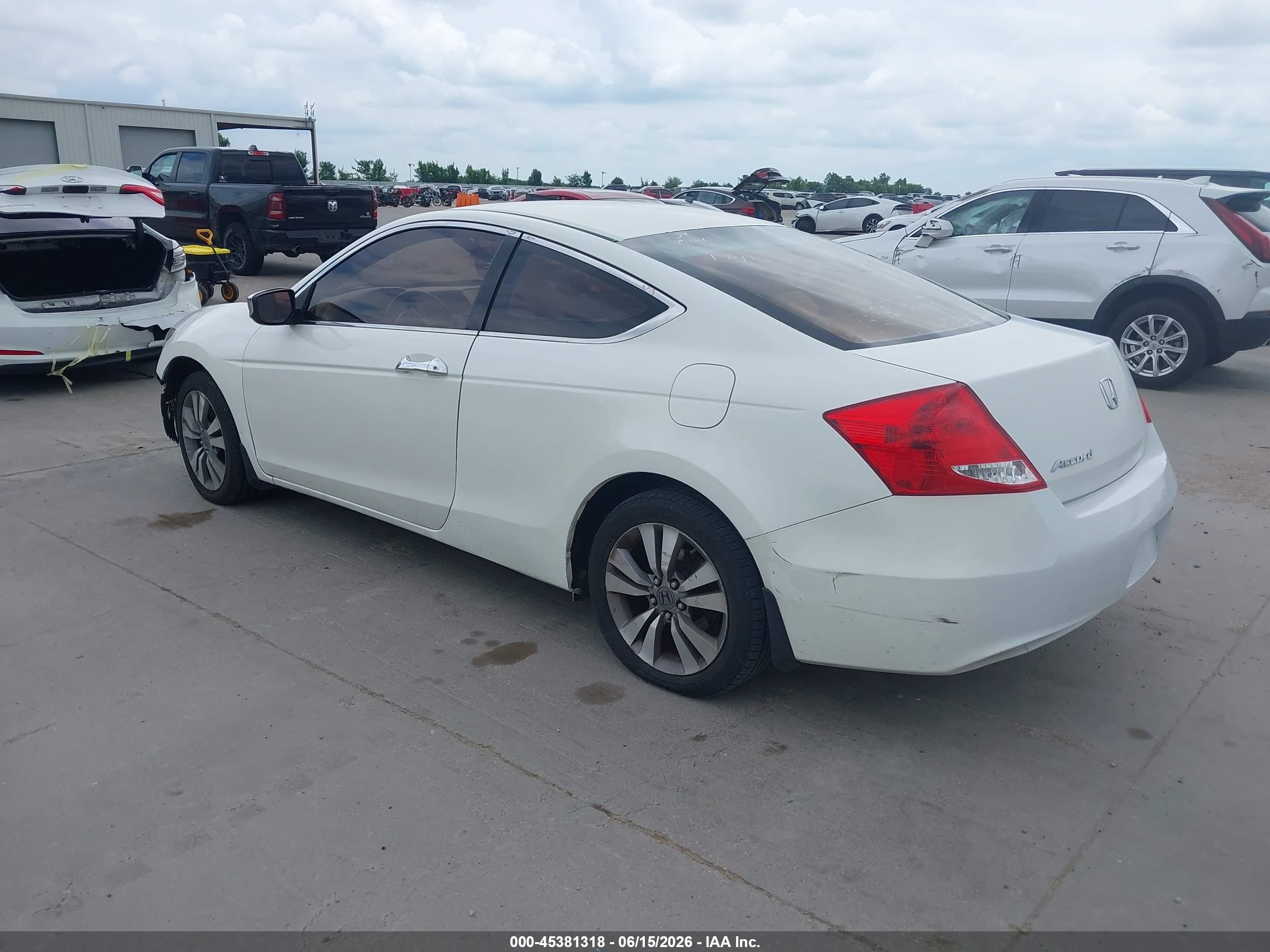 2011 Honda Accord 2.4 Lx-s White vin: 1HGCS1B36BA013869