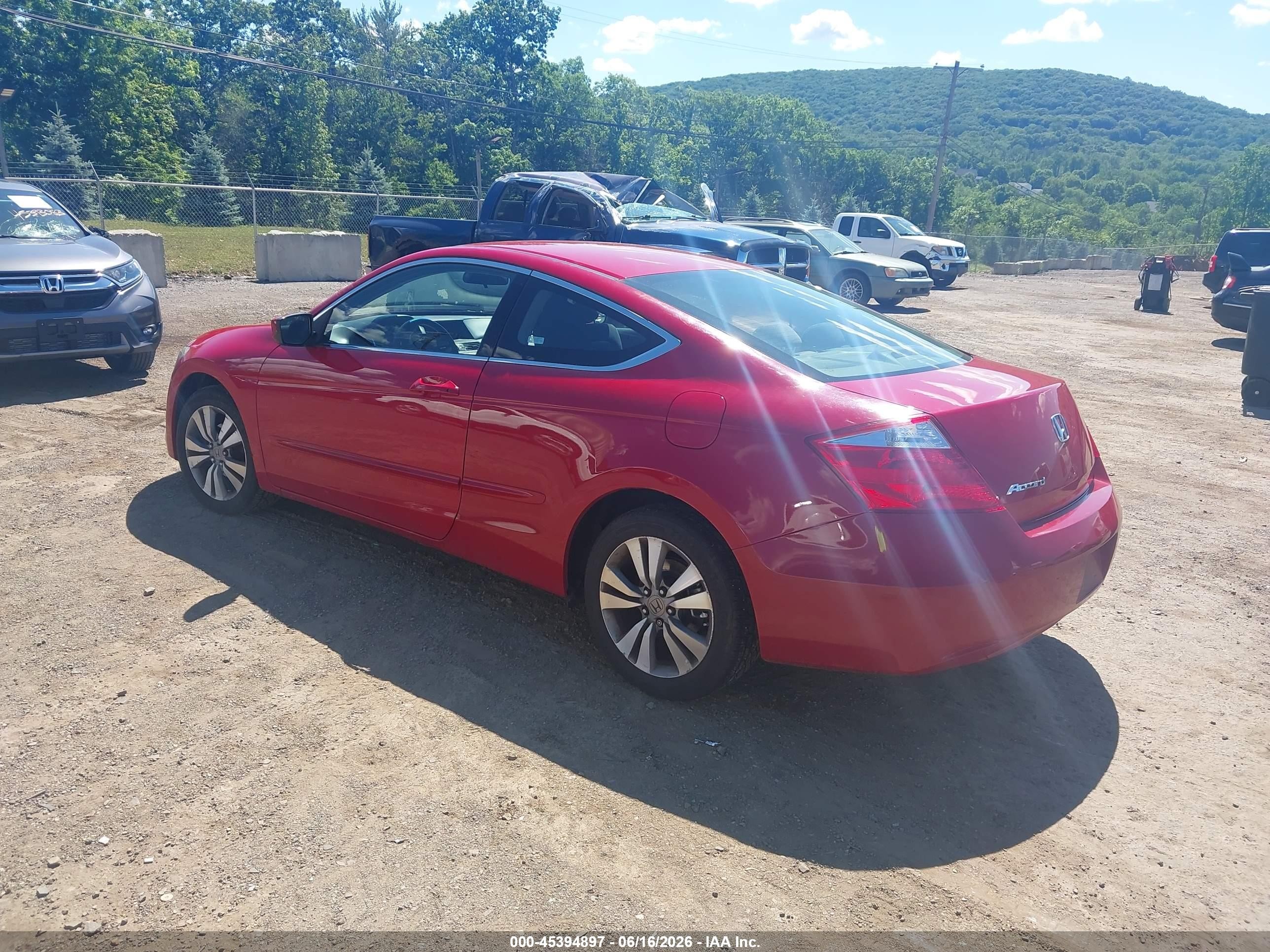 2010 Honda Accord 2.4 Lx-s Red vin: 1HGCS1B37AA004323