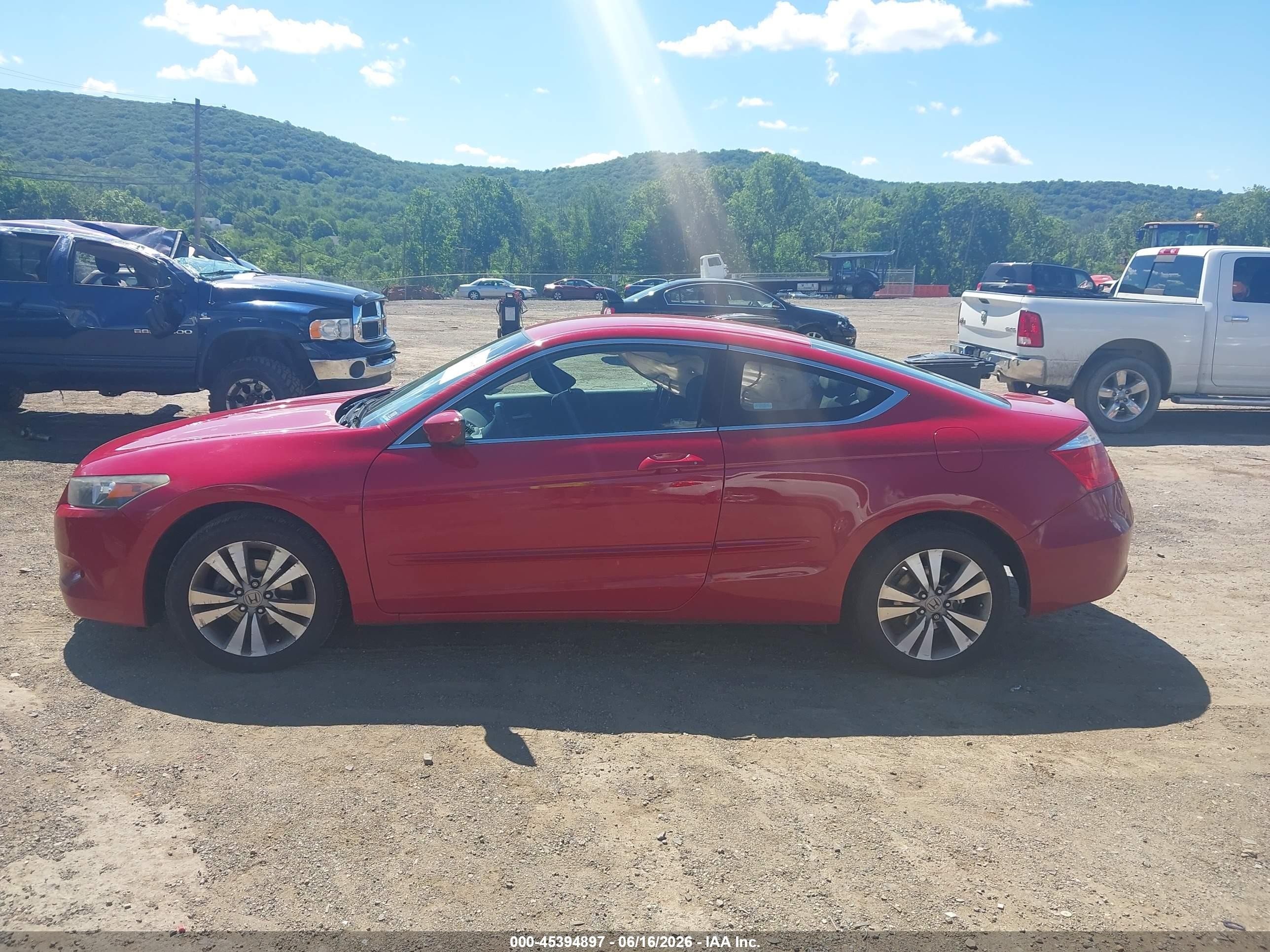 2010 Honda Accord 2.4 Lx-s Red vin: 1HGCS1B37AA004323