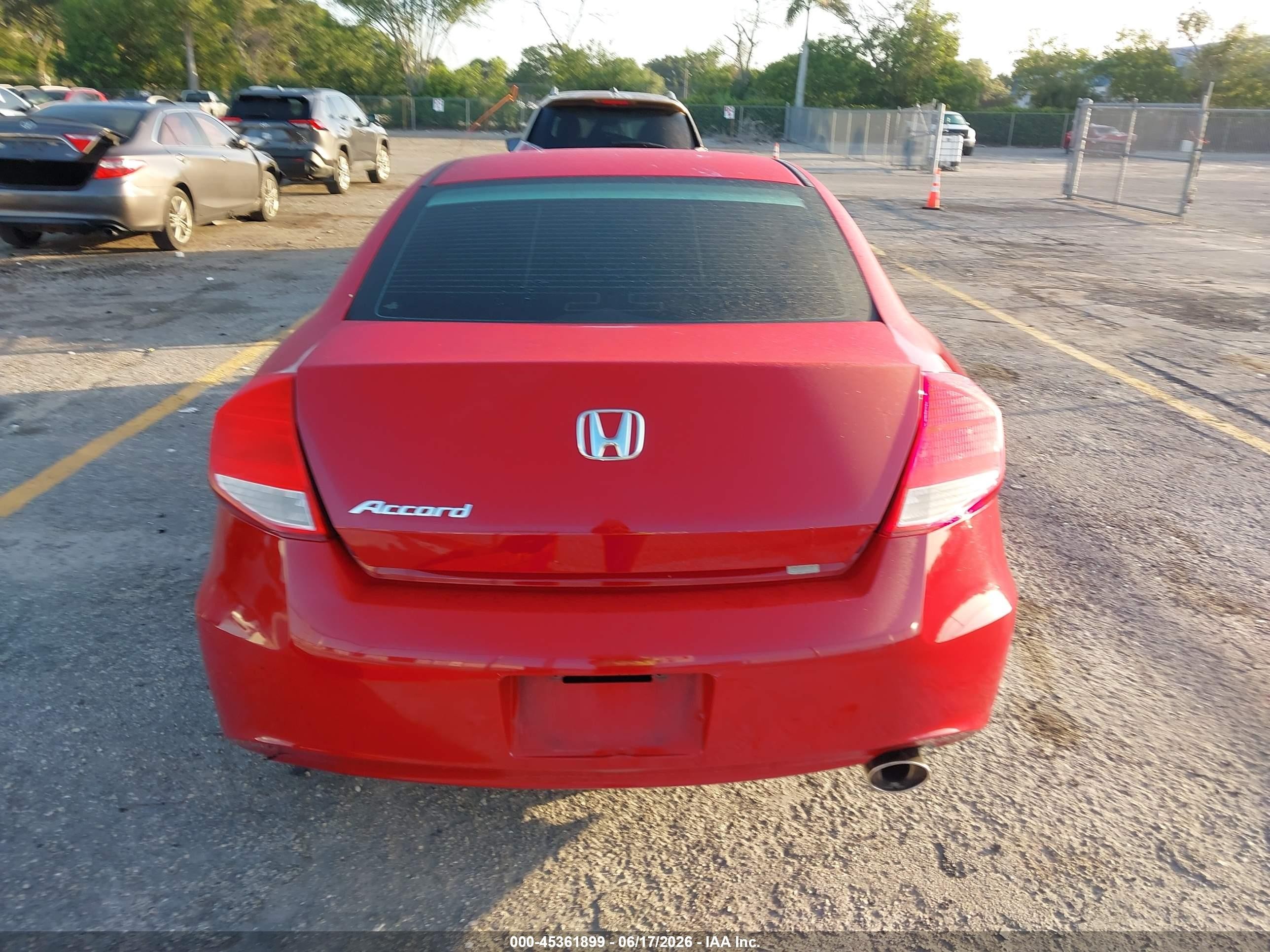 2012 Honda Accord 2.4 Lx-s Red vin: 1HGCS1B38CA016323
