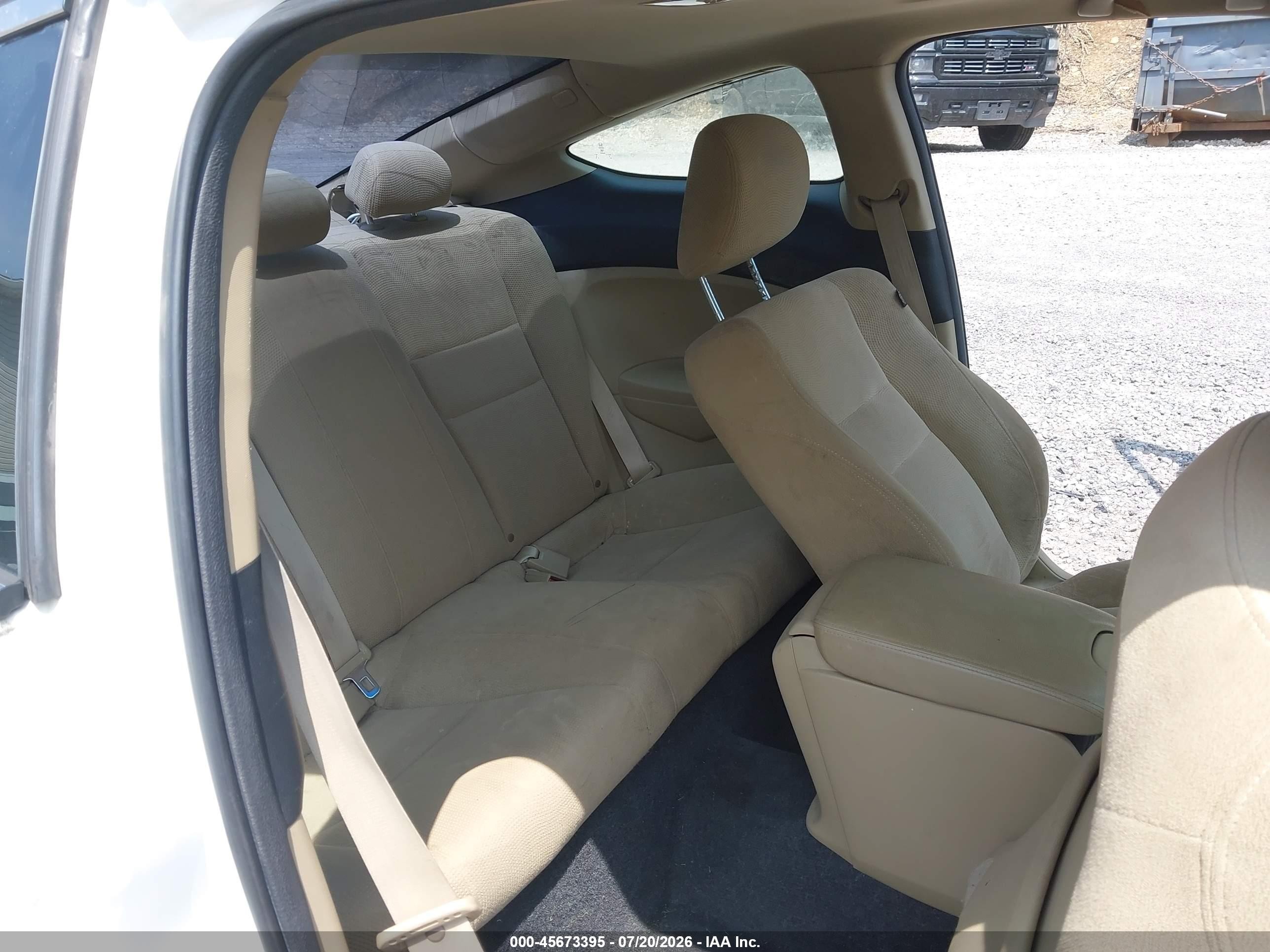2010 Honda Accord 2.4 Ex Белый vin: 1HGCS1B70AA017918