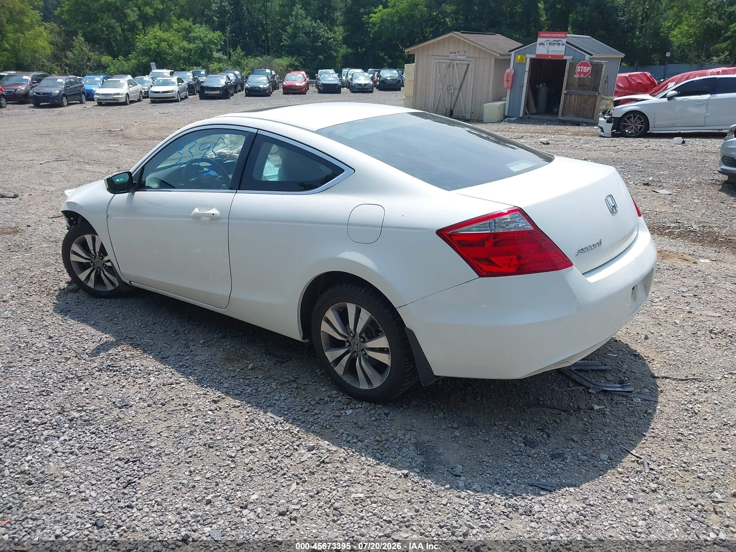 2010 Honda Accord 2.4 Ex Белый vin: 1HGCS1B70AA017918