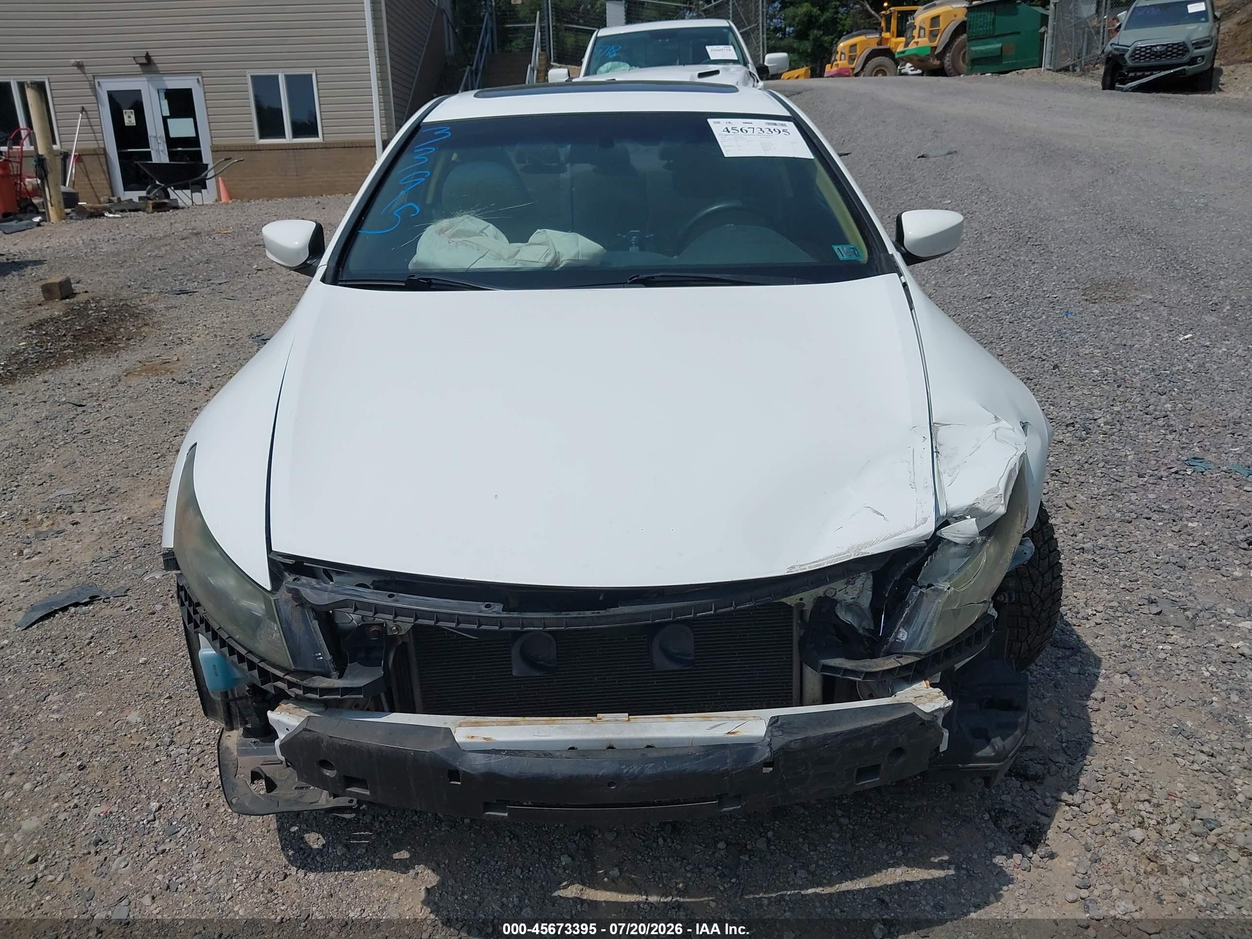 2010 Honda Accord 2.4 Ex Белый vin: 1HGCS1B70AA017918