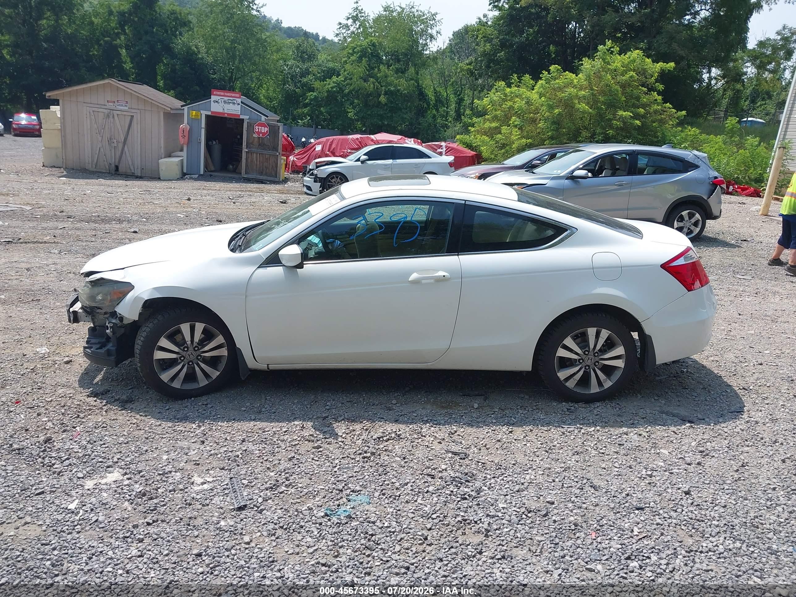 2010 Honda Accord 2.4 Ex Белый vin: 1HGCS1B70AA017918