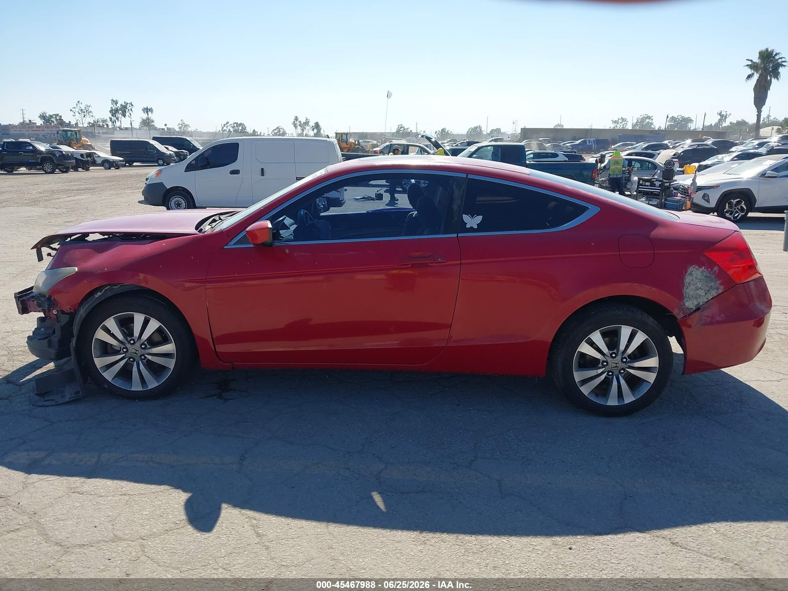 2011 Honda Accord 2.4 Ex Red vin: 1HGCS1B70BA000618