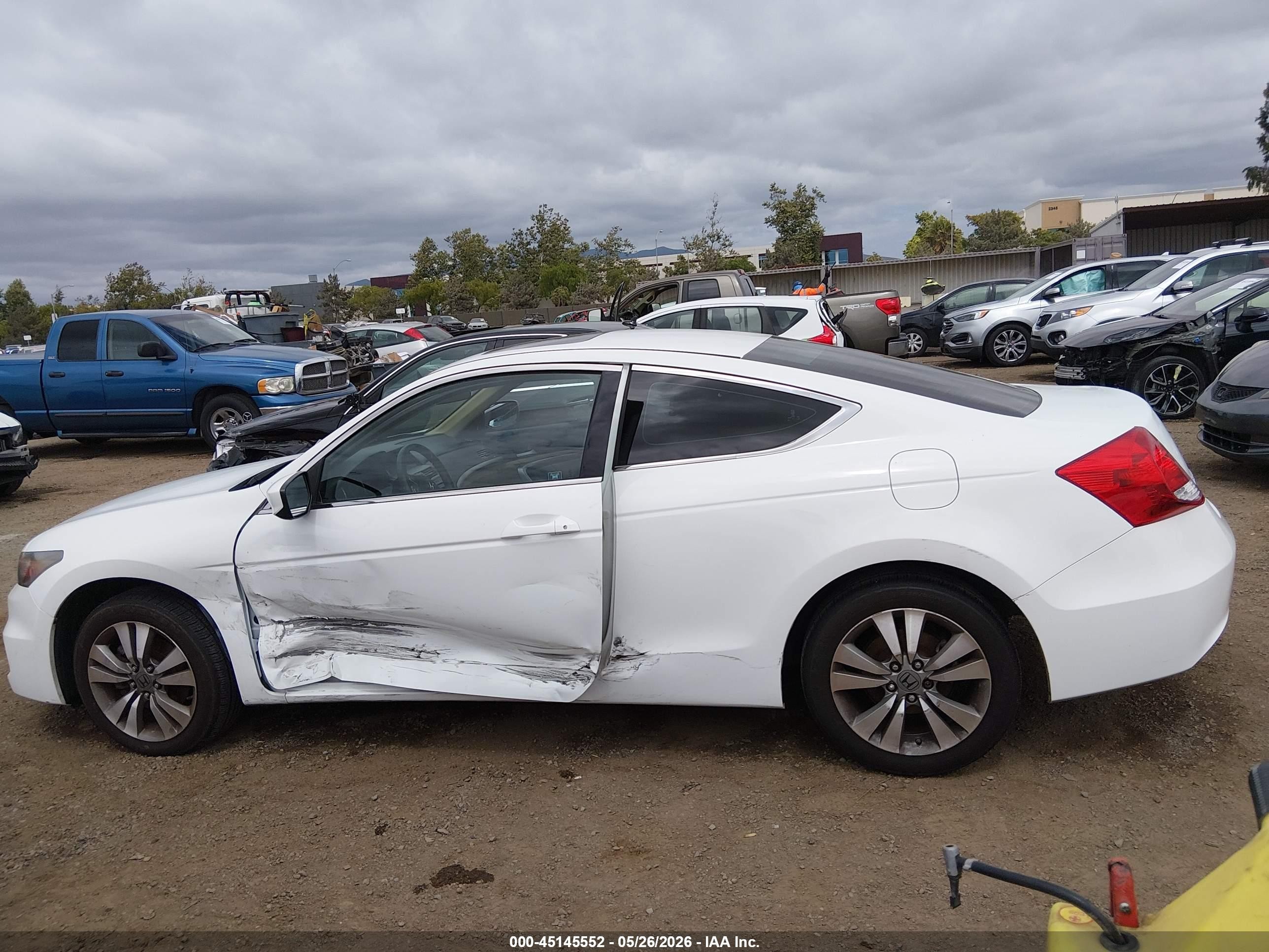 2012 Honda Accord 2.4 Ex Белый vin: 1HGCS1B73CA005538