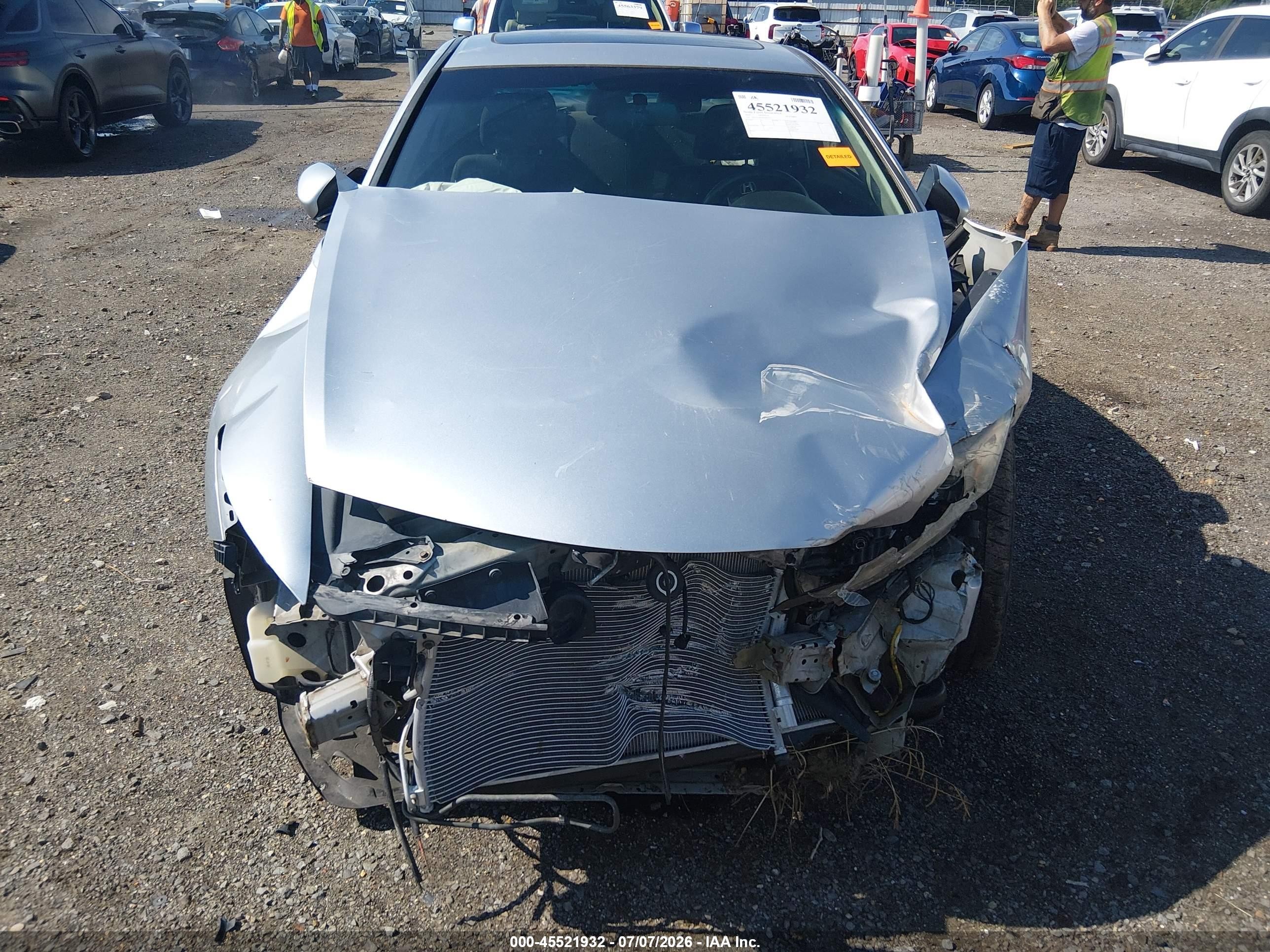 2011 Honda Accord 2.4 Ex Silver vin: 1HGCS1B74BA009273