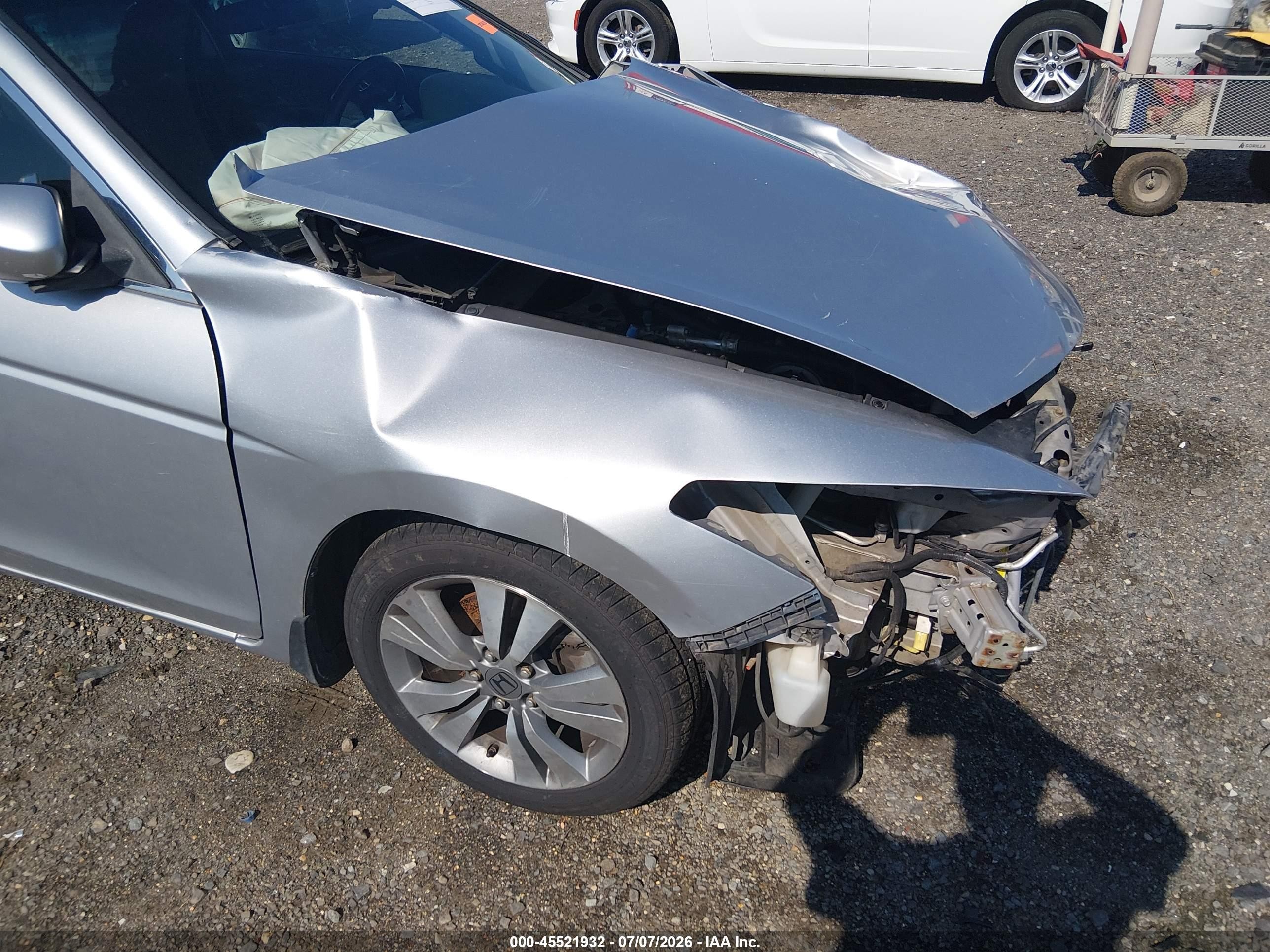 2011 Honda Accord 2.4 Ex Silver vin: 1HGCS1B74BA009273