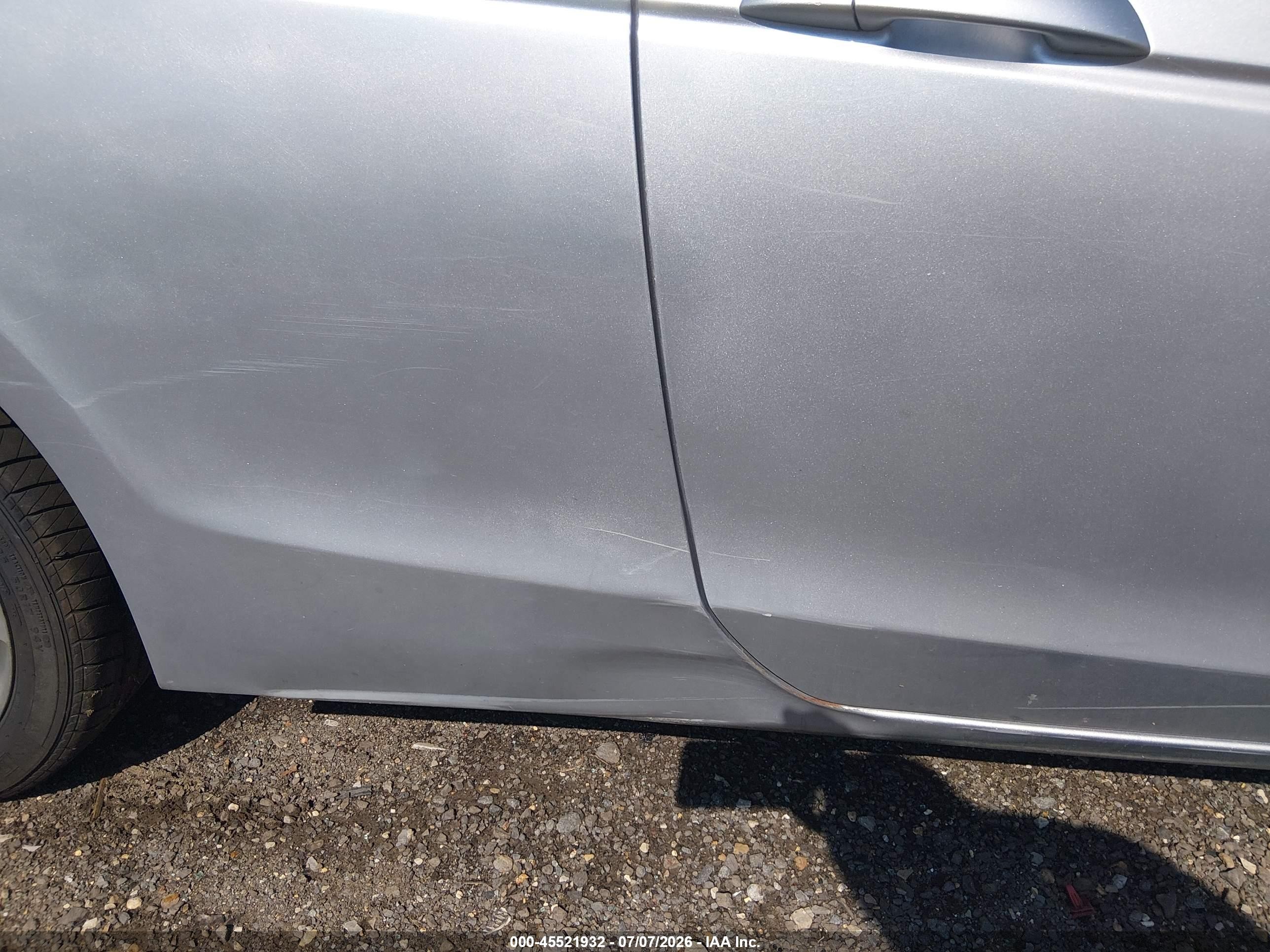 2011 Honda Accord 2.4 Ex Silver vin: 1HGCS1B74BA009273