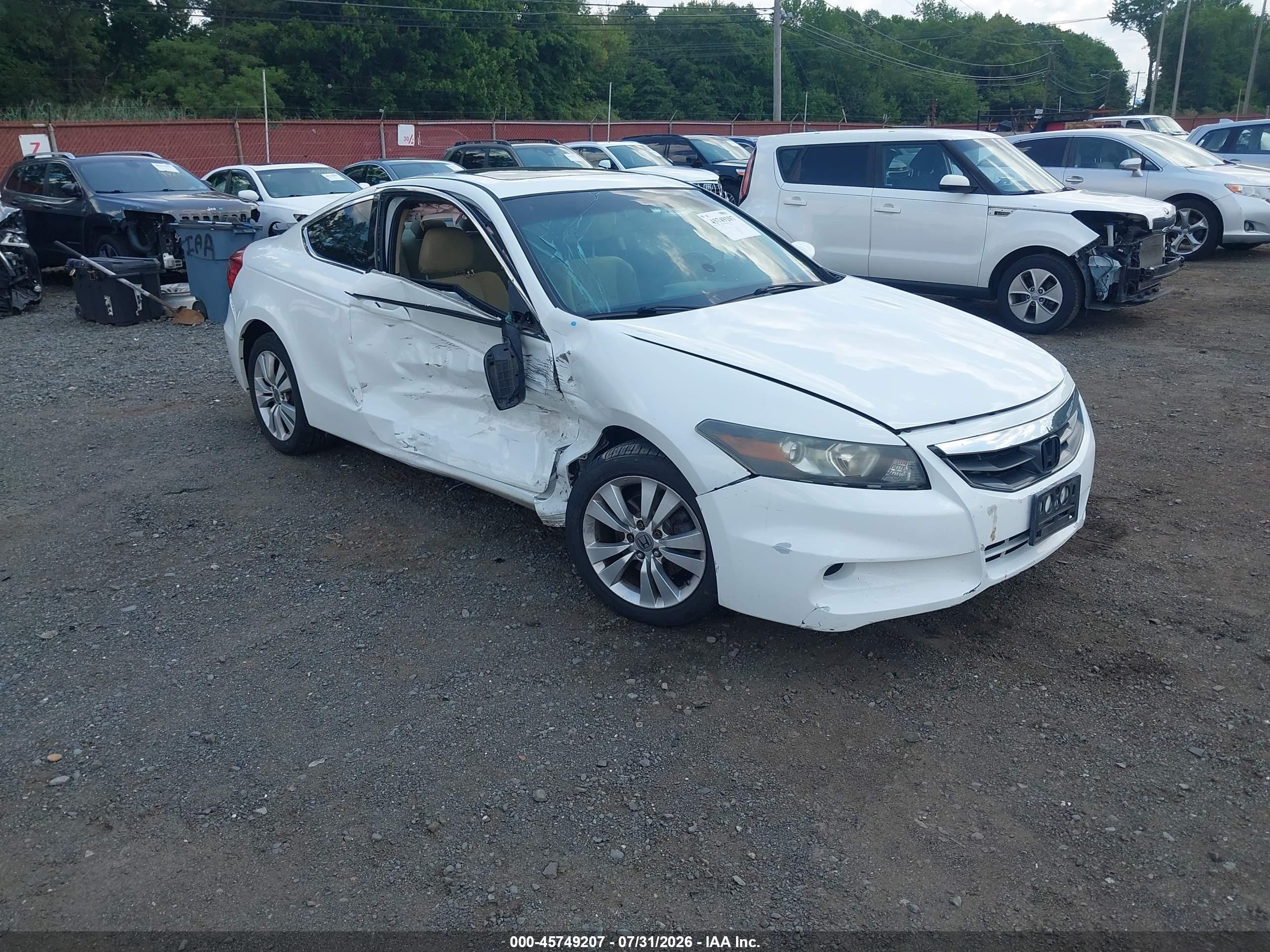 2012 Honda Accord 2.4 Ex White vin: 1HGCS1B77CA005526
