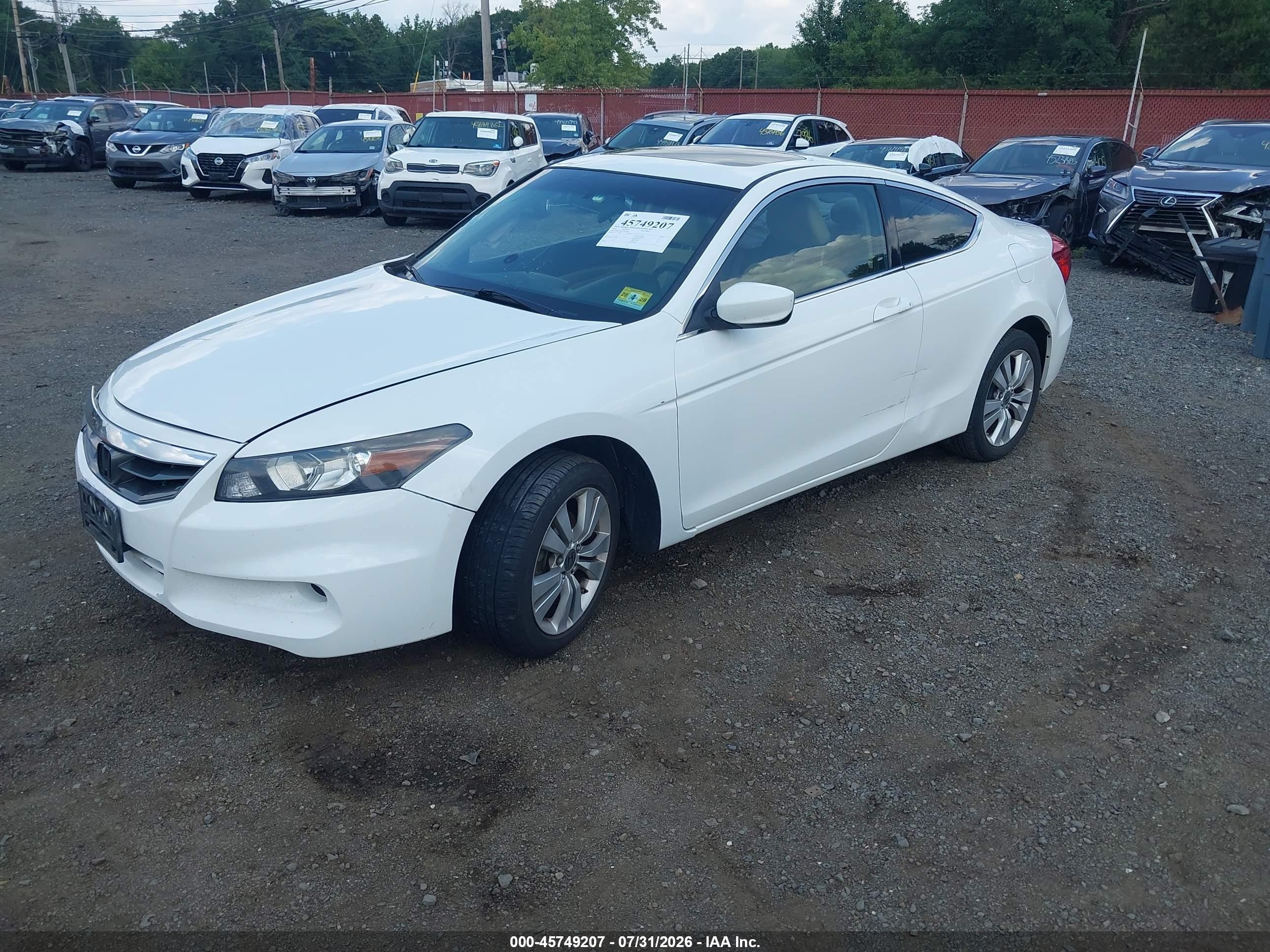 2012 Honda Accord 2.4 Ex White vin: 1HGCS1B77CA005526