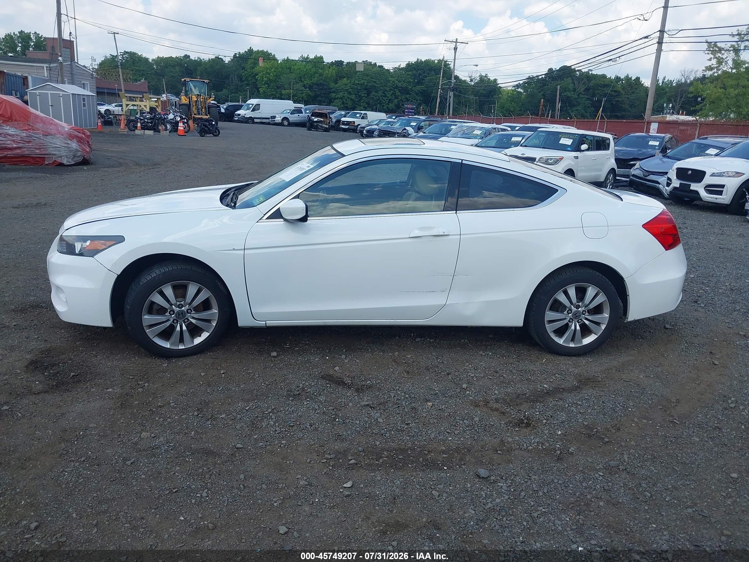 2012 Honda Accord 2.4 Ex White vin: 1HGCS1B77CA005526