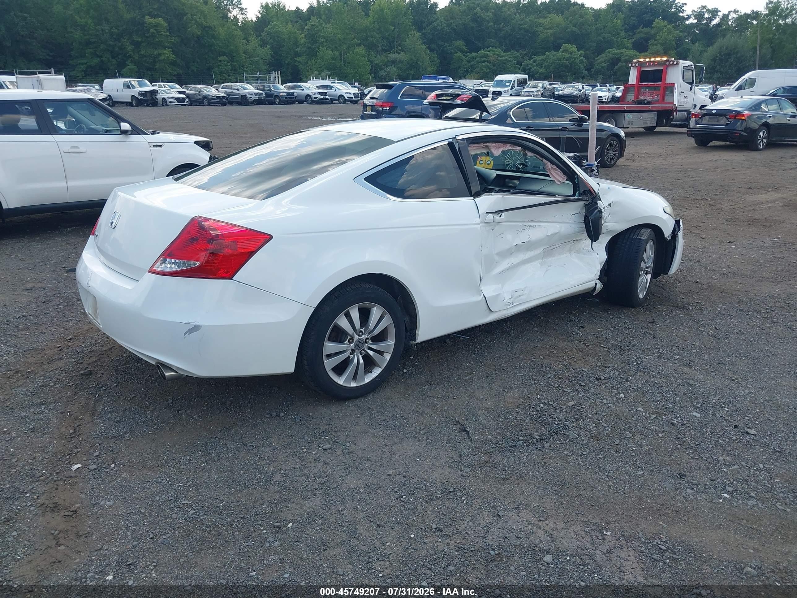 2012 Honda Accord 2.4 Ex White vin: 1HGCS1B77CA005526