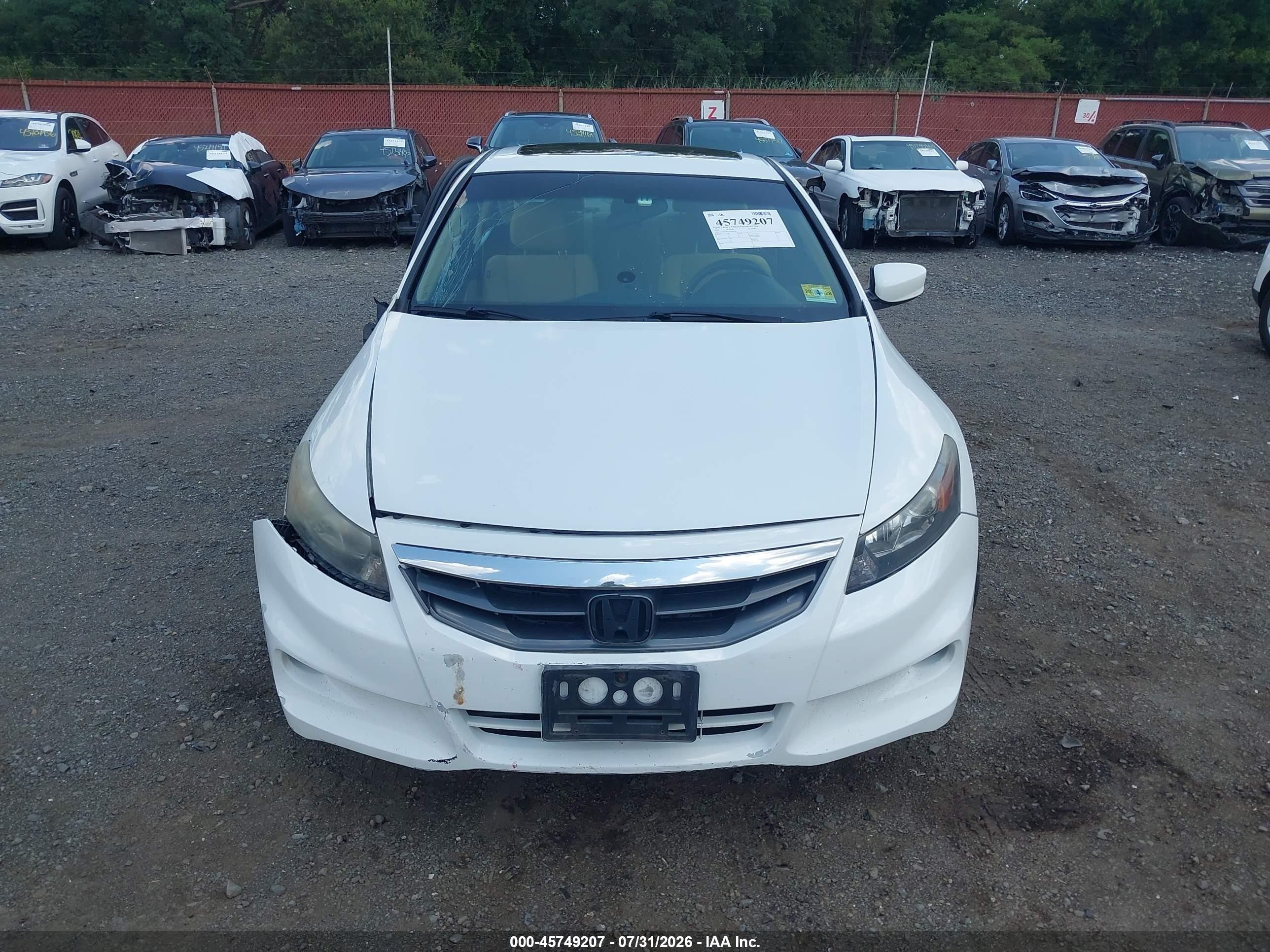 2012 Honda Accord 2.4 Ex White vin: 1HGCS1B77CA005526