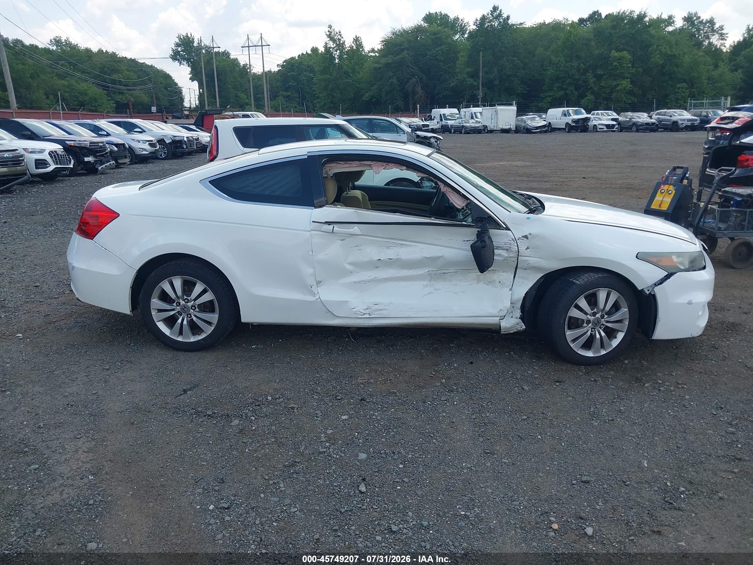 2012 Honda Accord 2.4 Ex White vin: 1HGCS1B77CA005526