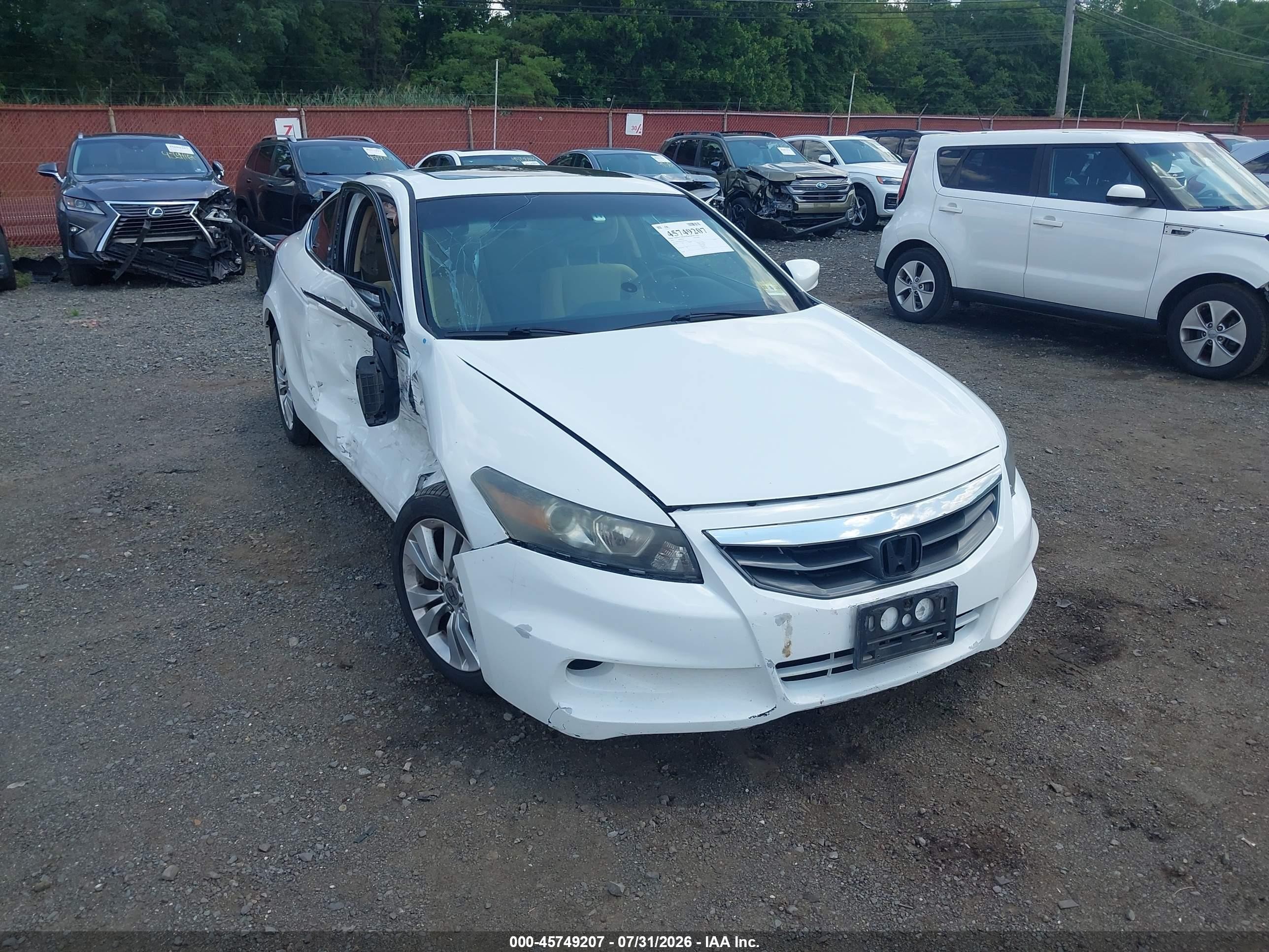 2012 Honda Accord 2.4 Ex White vin: 1HGCS1B77CA005526