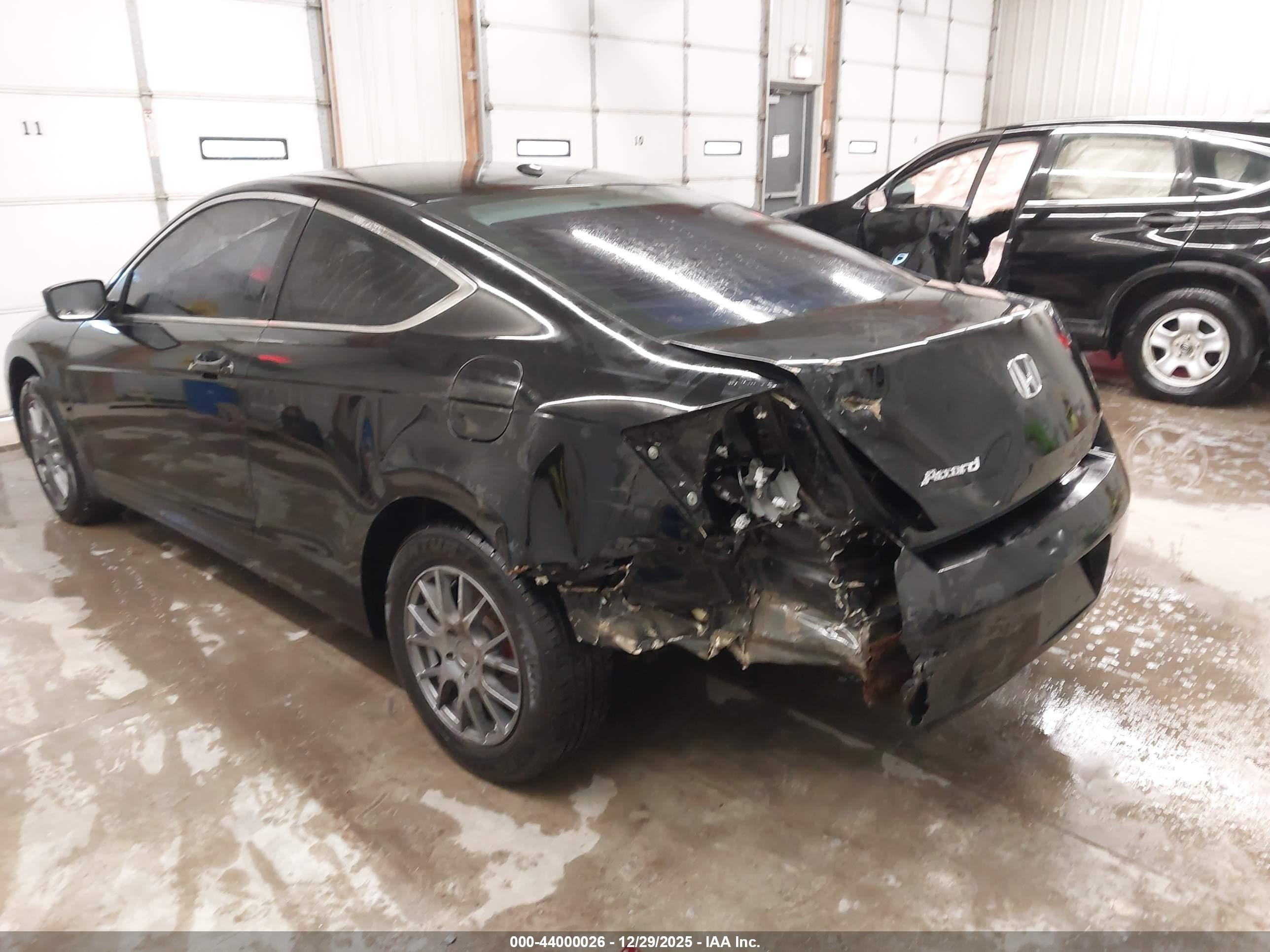2011 Honda Accord 2.4 Ex-l Black vin: 1HGCS1B85BA003667