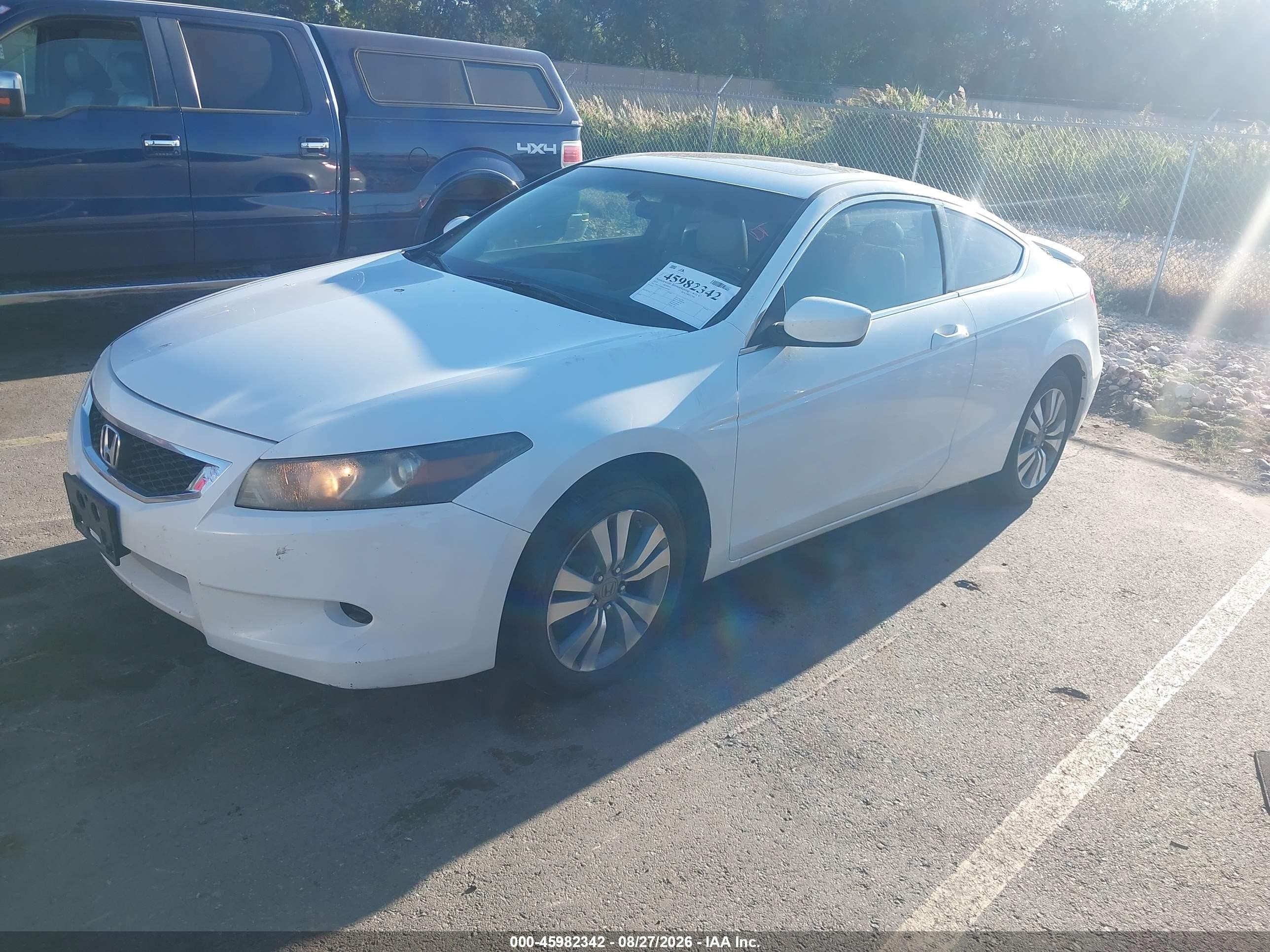 2010 Honda Accord Cpe 2.4 Ex-l/ex-l White vin: 1HGCS1B88AA009039