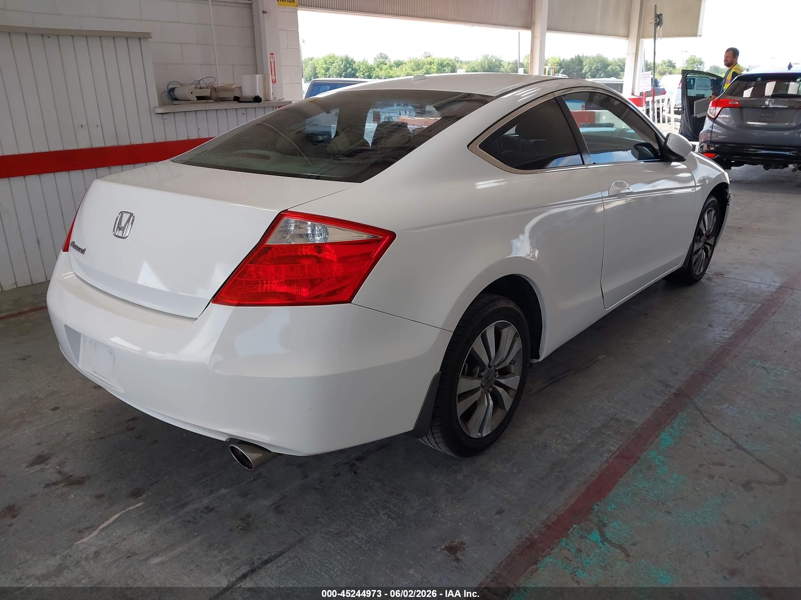 2010 Honda Accord 2.4 Ex-l White vin: 1HGCS1B8XAA006241