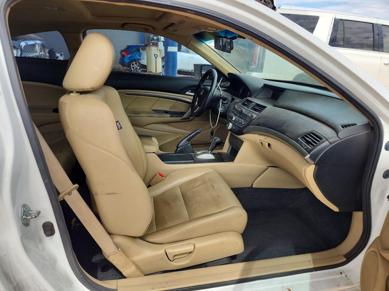 2010 Honda Accord Exl Белый vin: 1HGCS2B81AA006716