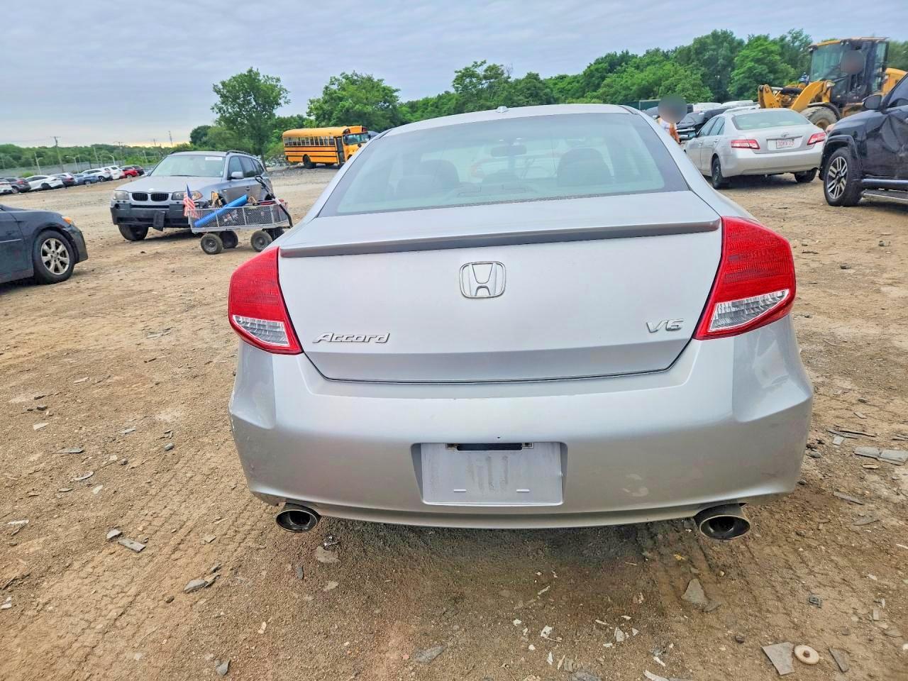 2011 Honda Accord Exl Silver vin: 1HGCS2B82BA002370