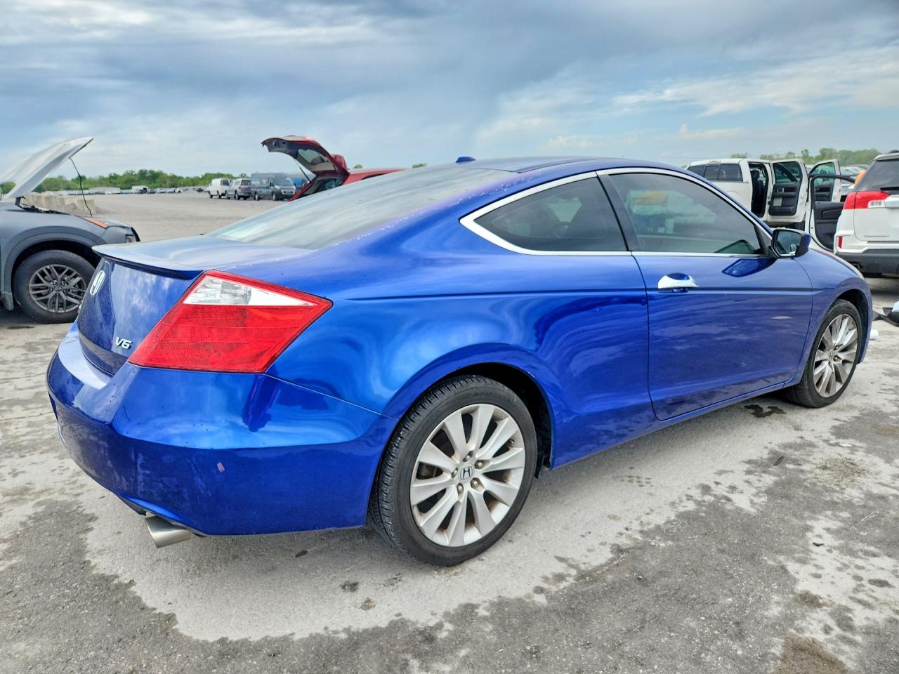 2010 Honda Accord Blue vin: 1HGCS2B84AA005480