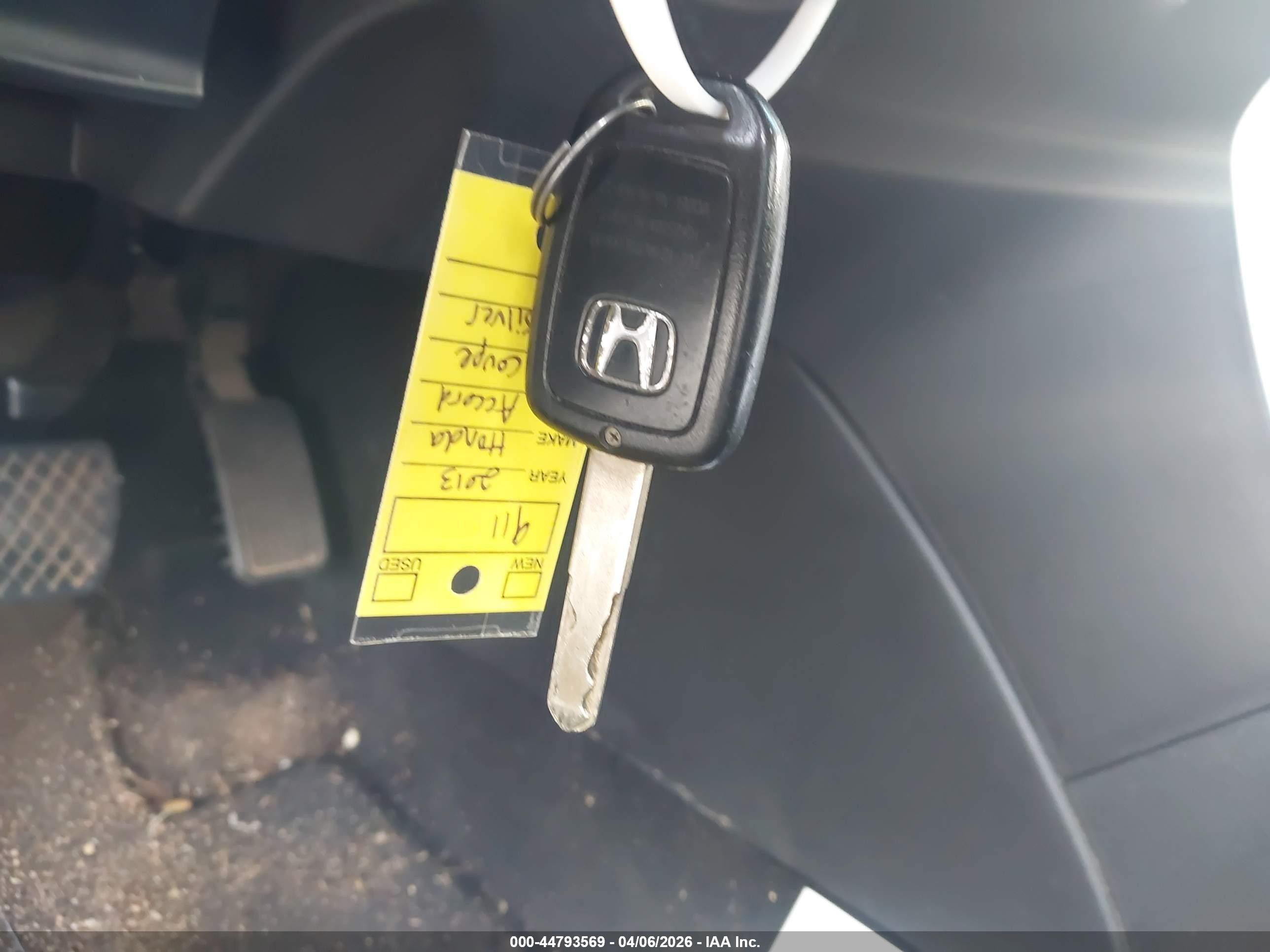 2013 Honda Accord Lx-s Серебряный vin: 1HGCT1B33DA018382