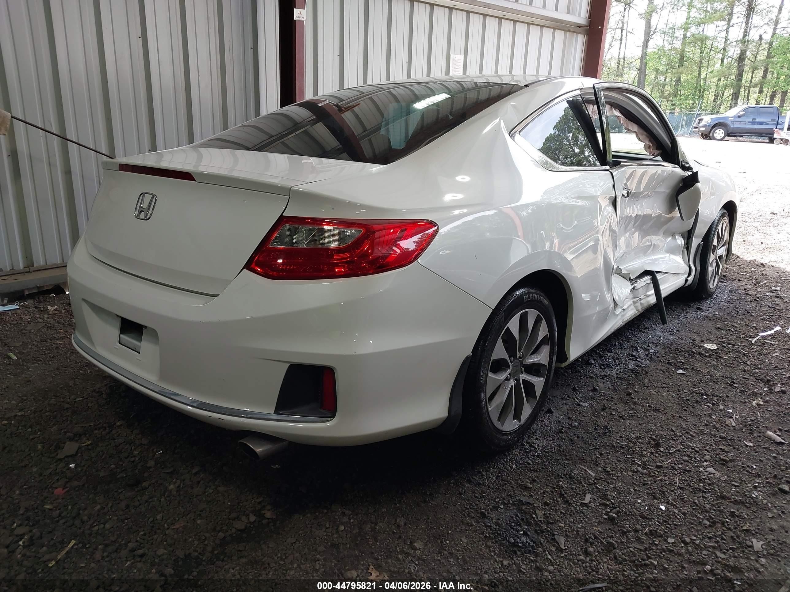 2015 Honda Accord Lx-s Белый vin: 1HGCT1B37FA008585