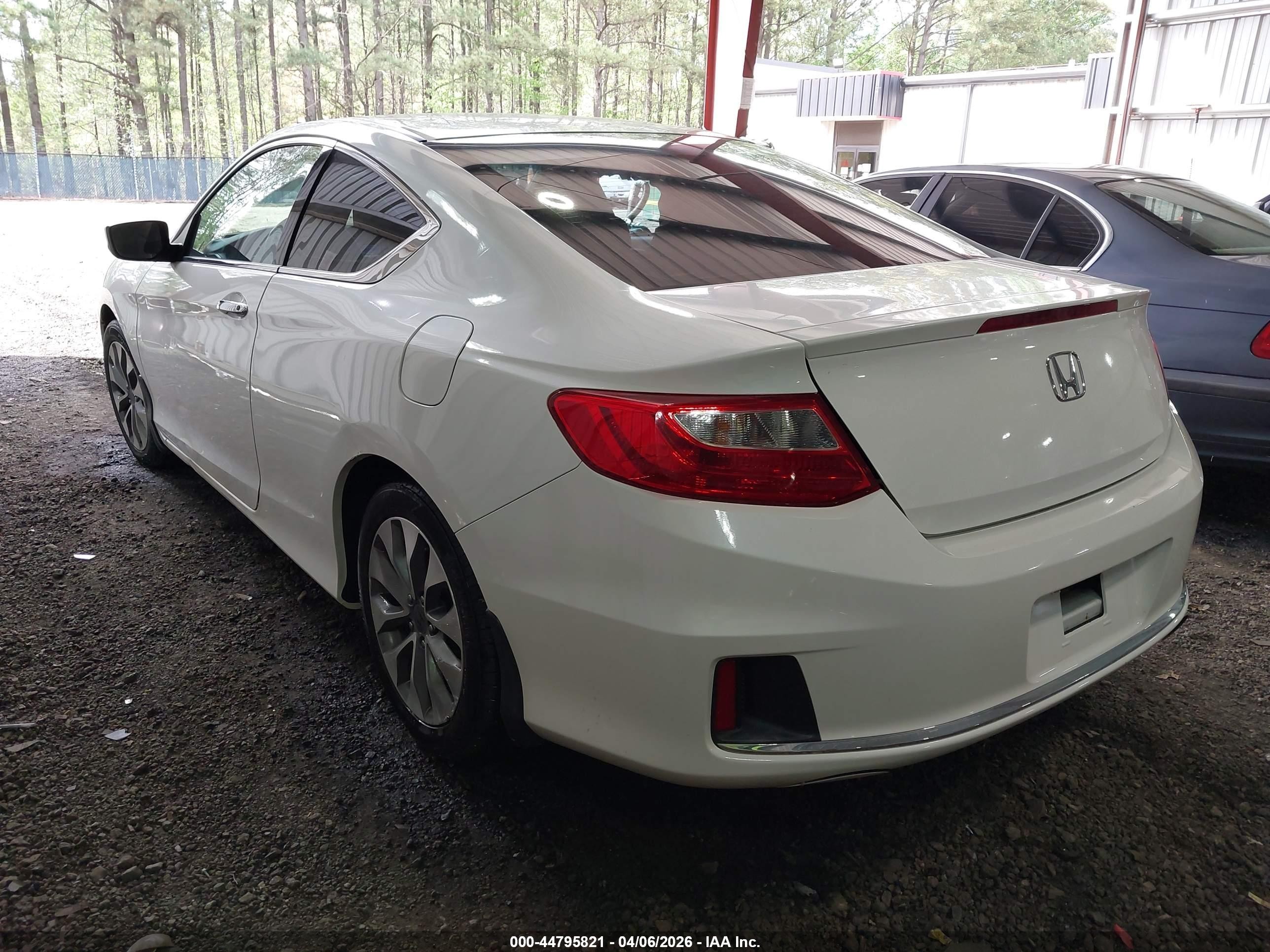 2015 Honda Accord Lx-s Белый vin: 1HGCT1B37FA008585